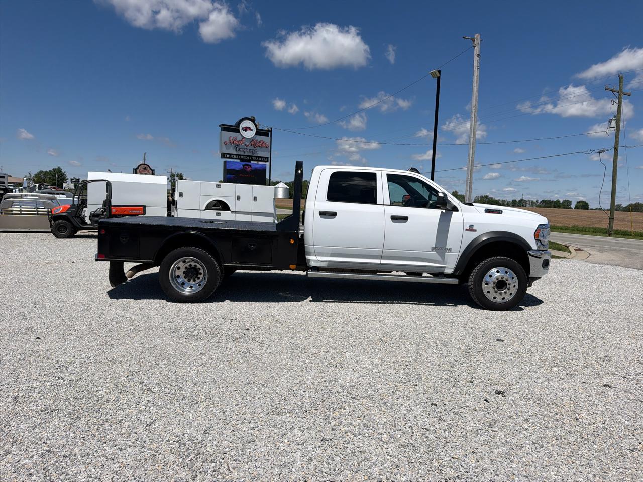 RAM 5500 Chassis Cab Tradesman 4x4 Crew Cab 60" CA 173.4" WB 2022