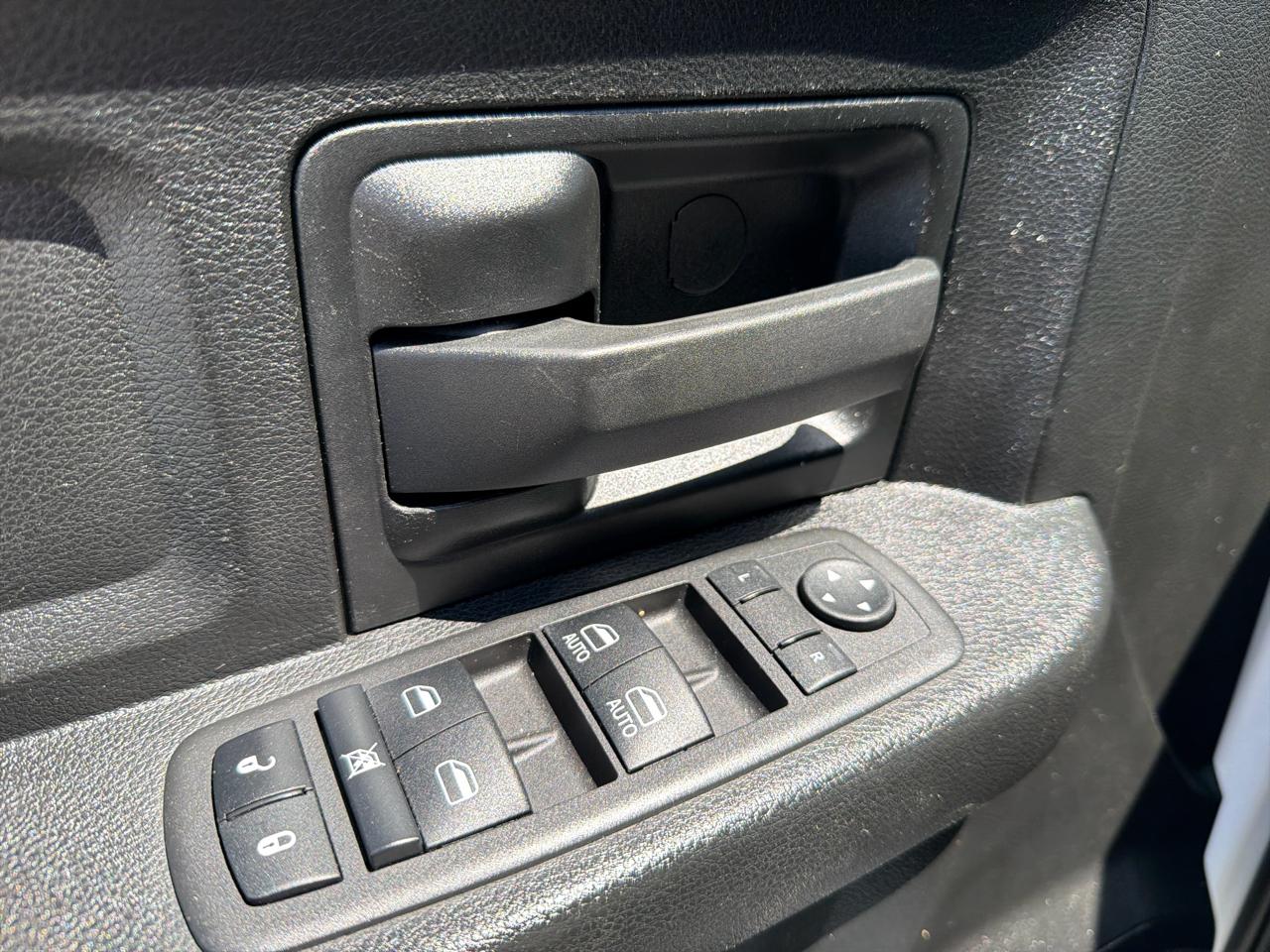 RAM 5500 Chassis Cab Tradesman 4x4 Crew Cab 60" CA 173.4" WB 2022