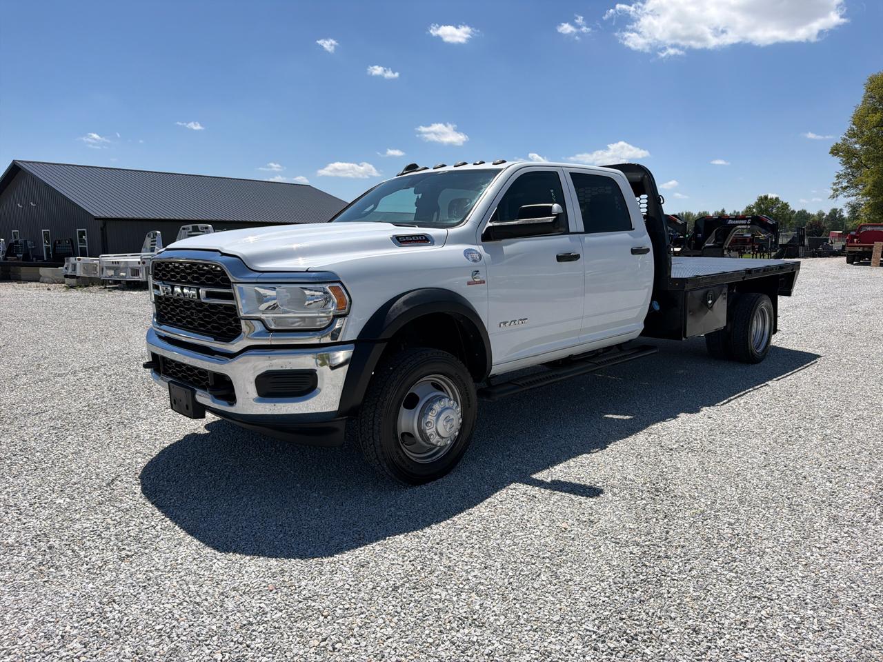RAM 5500 Chassis Cab Tradesman 4x4 Crew Cab 84" CA 197.4" WB 2022