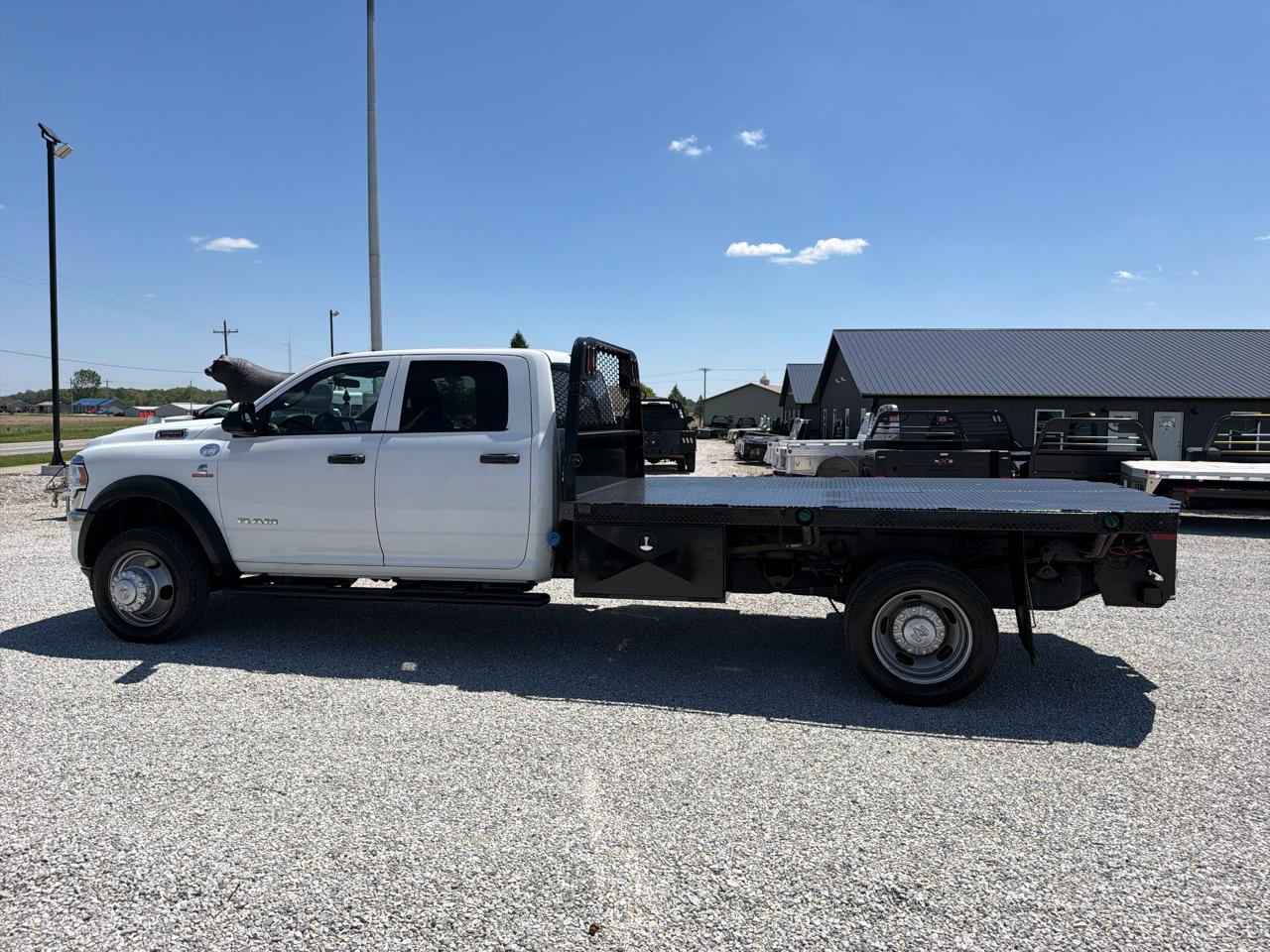 RAM 5500 Chassis Cab Tradesman 4x4 Crew Cab 84" CA 197.4" WB 2022
