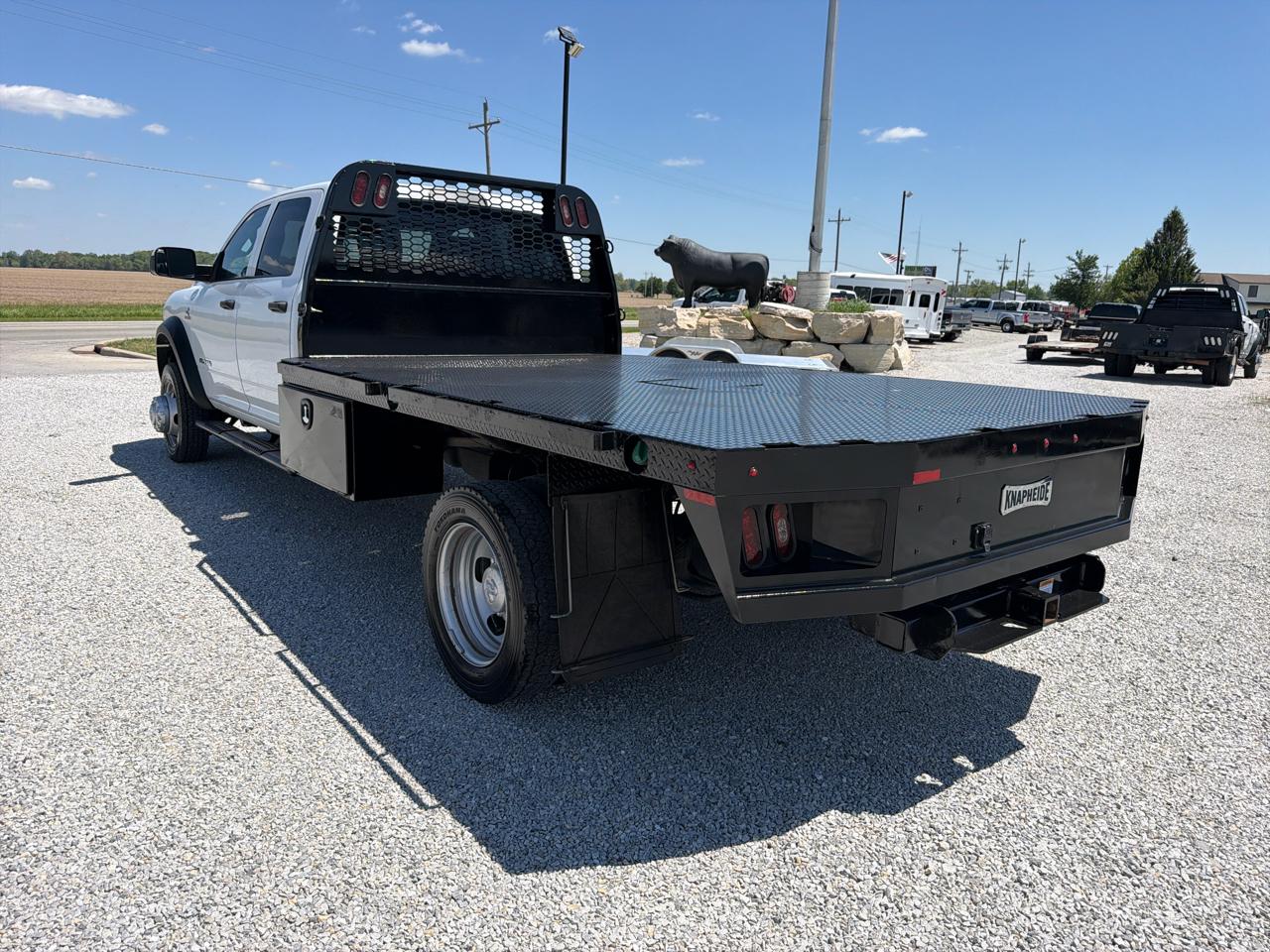 RAM 5500 Chassis Cab Tradesman 4x4 Crew Cab 84" CA 197.4" WB 2022