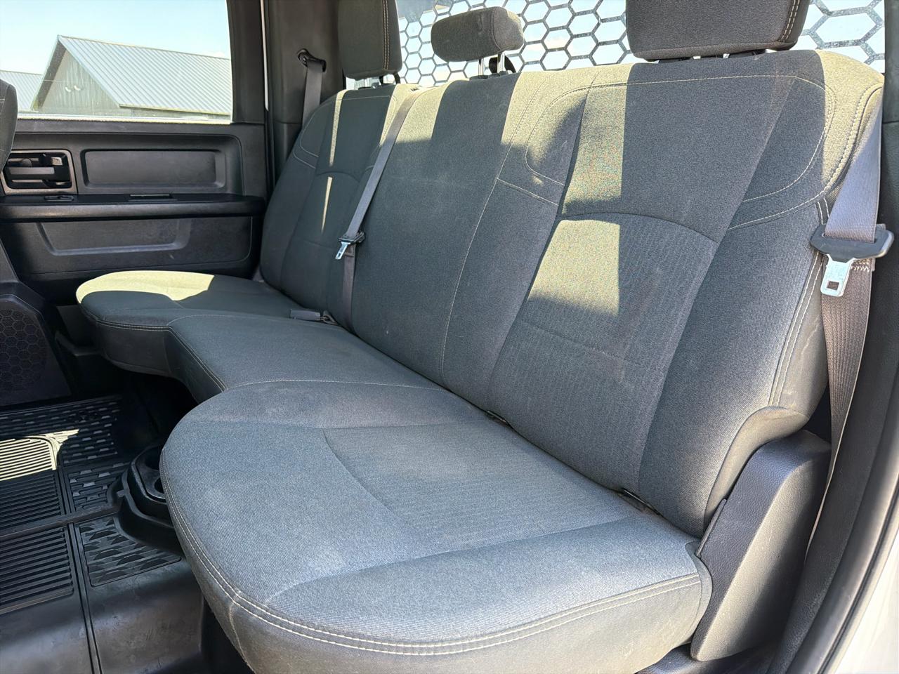 RAM 5500 Chassis Cab Tradesman 4x4 Crew Cab 84" CA 197.4" WB 2022