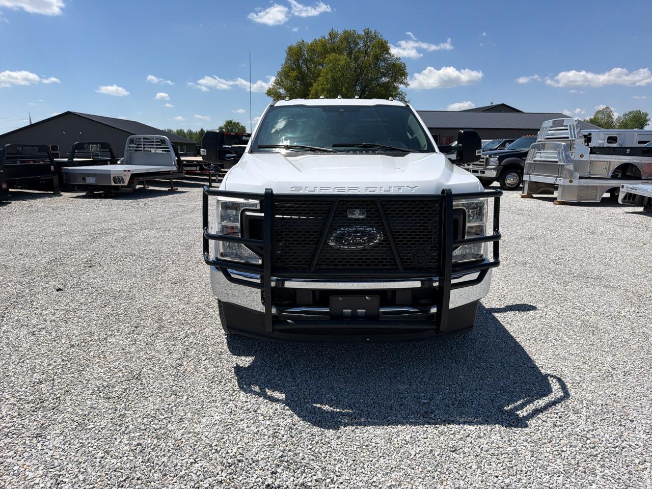 Ford Super Duty F-350 DRW 4WD Reg Cab 141" WB 60" CA XL 2020