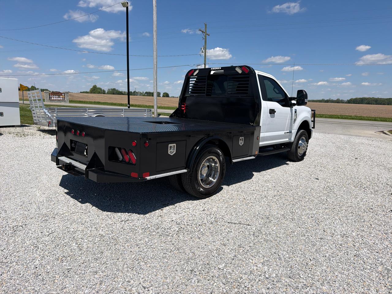 Ford Super Duty F-350 DRW 4WD Reg Cab 141" WB 60" CA XL 2020