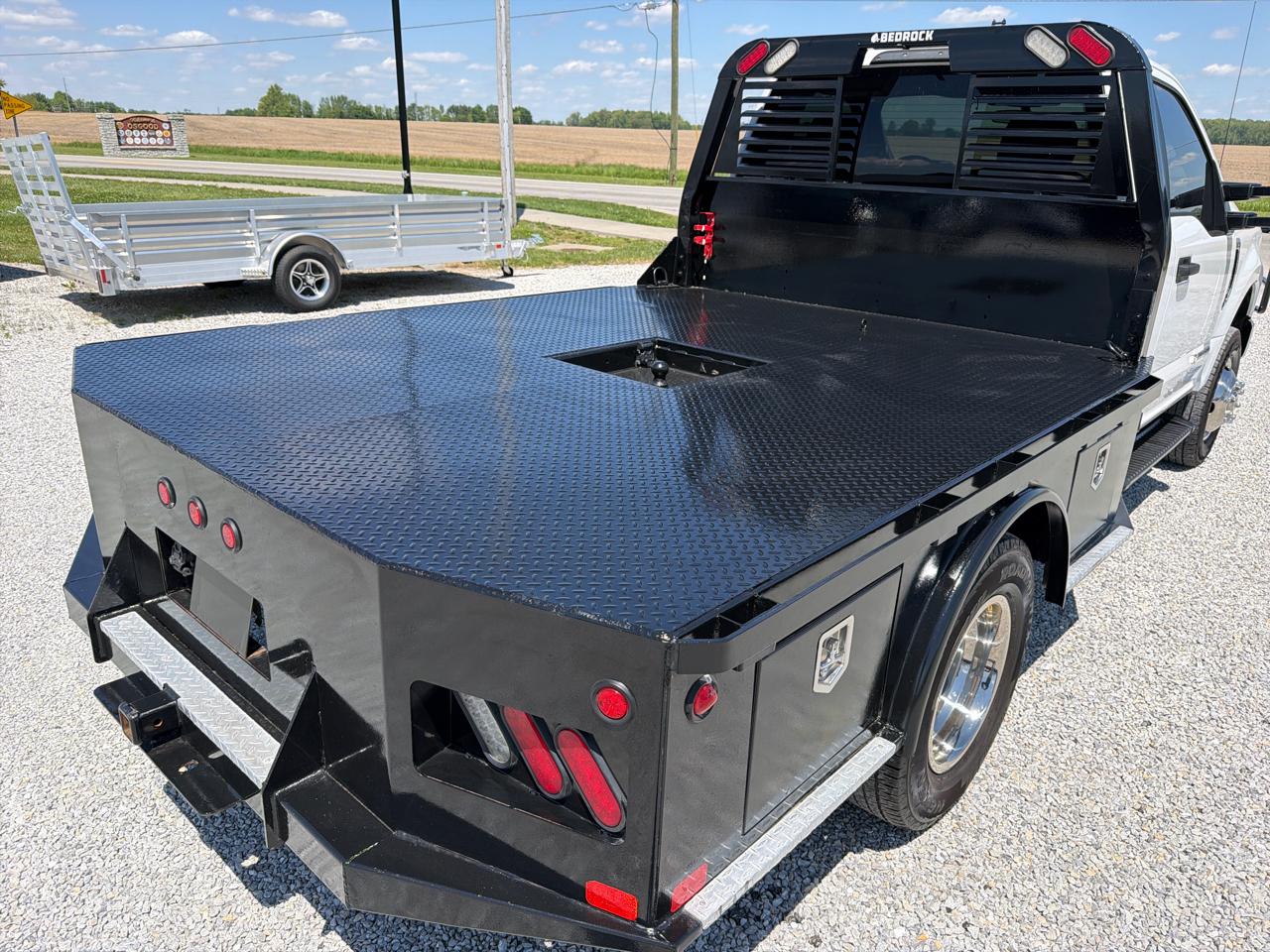 Ford Super Duty F-350 DRW 4WD Reg Cab 141" WB 60" CA XL 2020