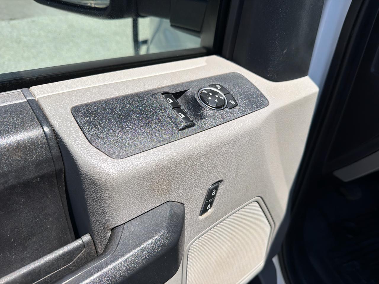 Ford Super Duty F-350 DRW 4WD Reg Cab 141" WB 60" CA XL 2020