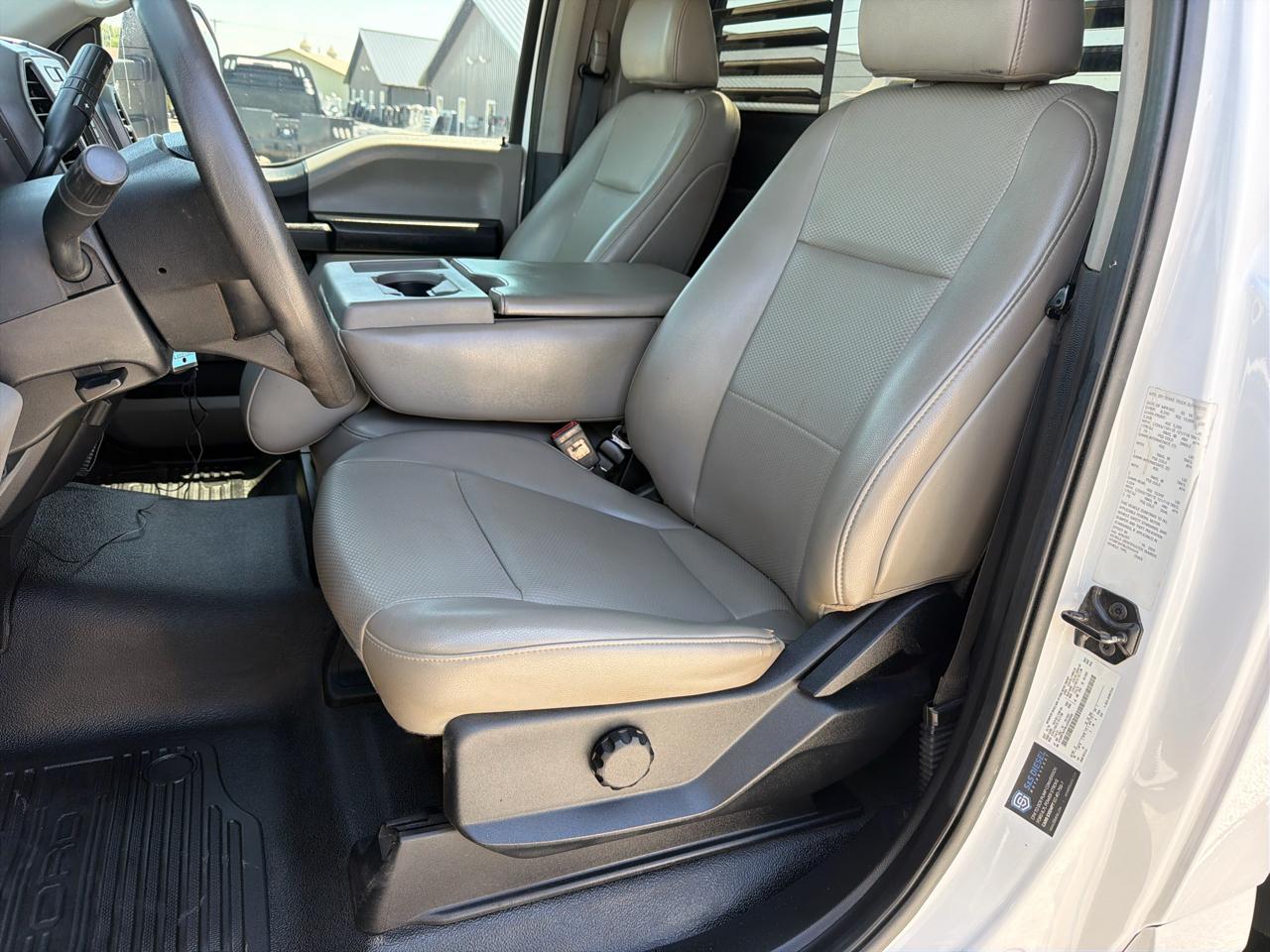 Ford Super Duty F-350 DRW 4WD Reg Cab 141" WB 60" CA XL 2020