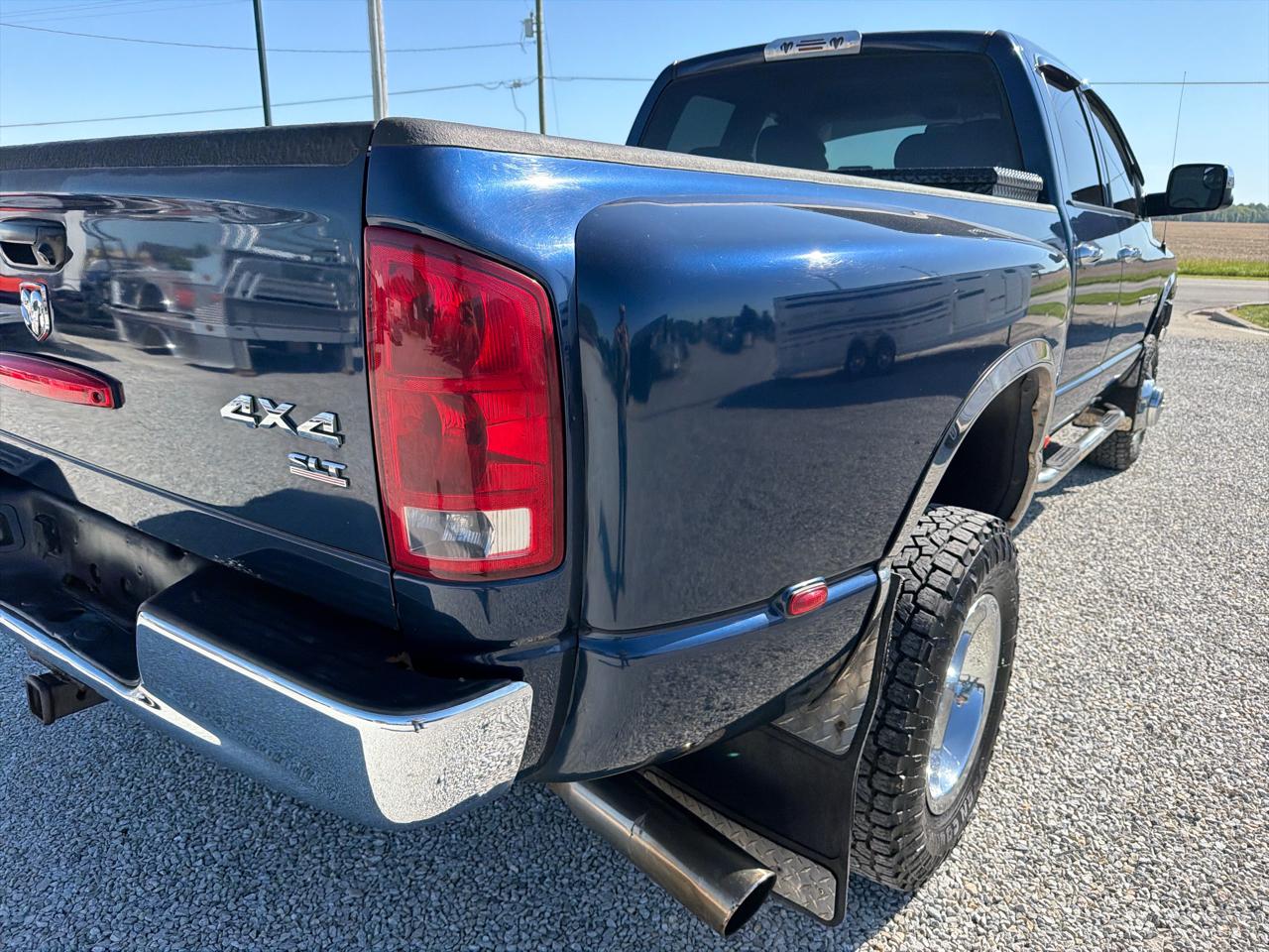 Dodge Ram 3500 4dr Quad Cab 160.5" WB DRW 4WD SLT 2005