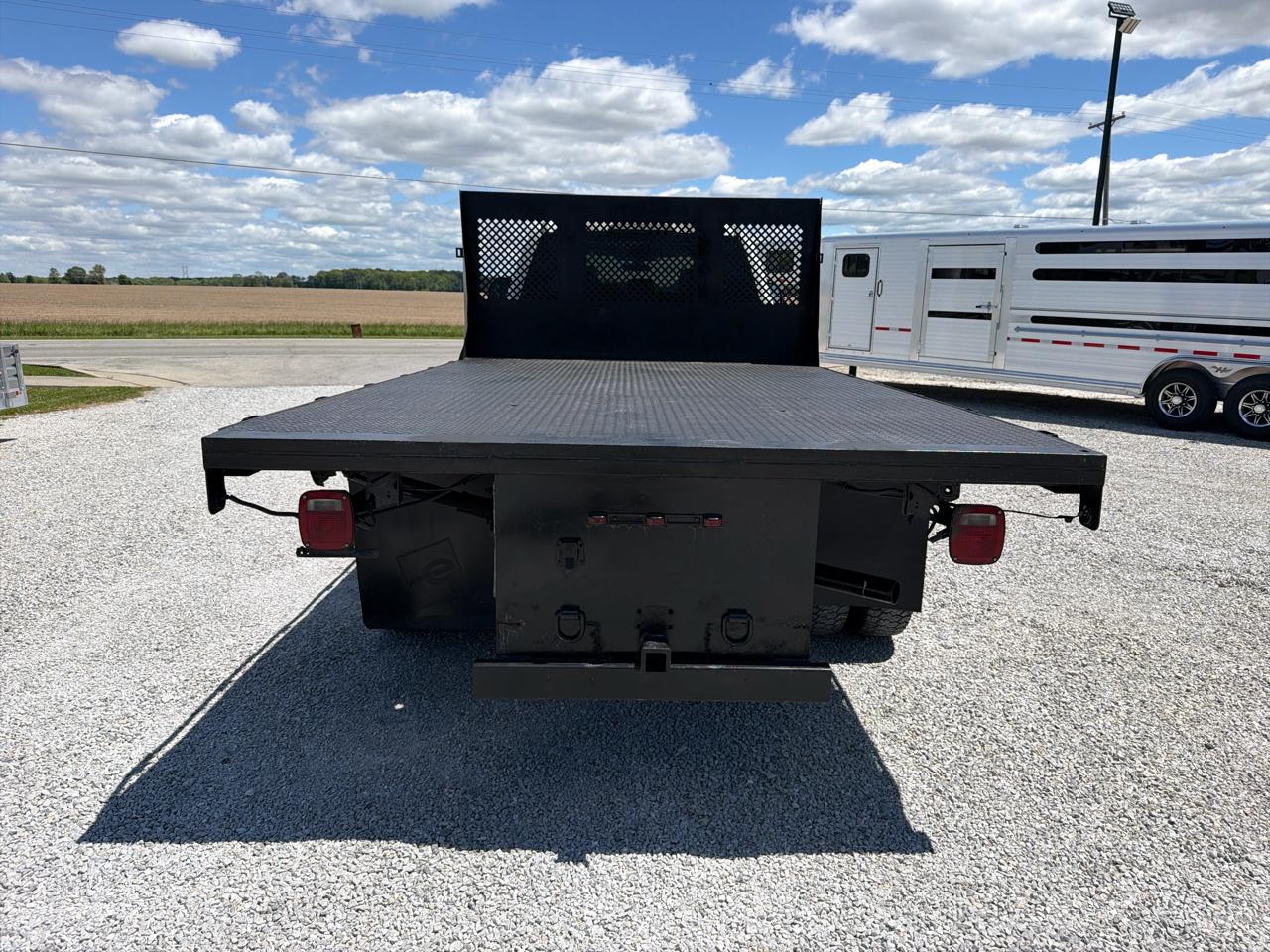 Ford Super Duty F-550 DRW Crew Cab 200" WB 84" CA XL 2020