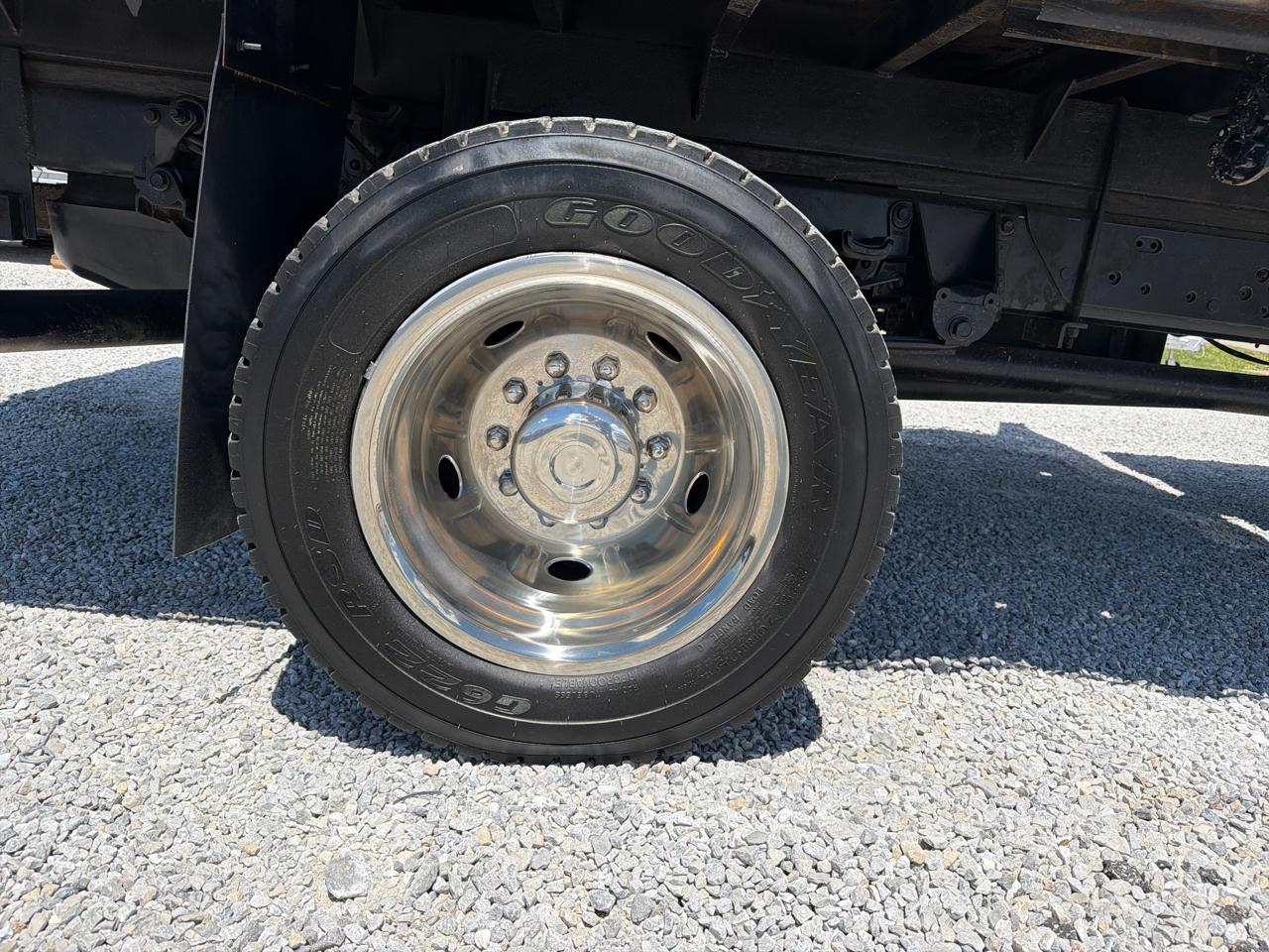 Ford Super Duty F-550 DRW Crew Cab 200" WB 84" CA XL 2020