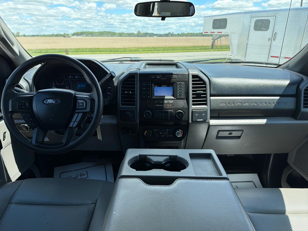 Ford Super Duty F-550 DRW Crew Cab 200" WB 84" CA XL 2020