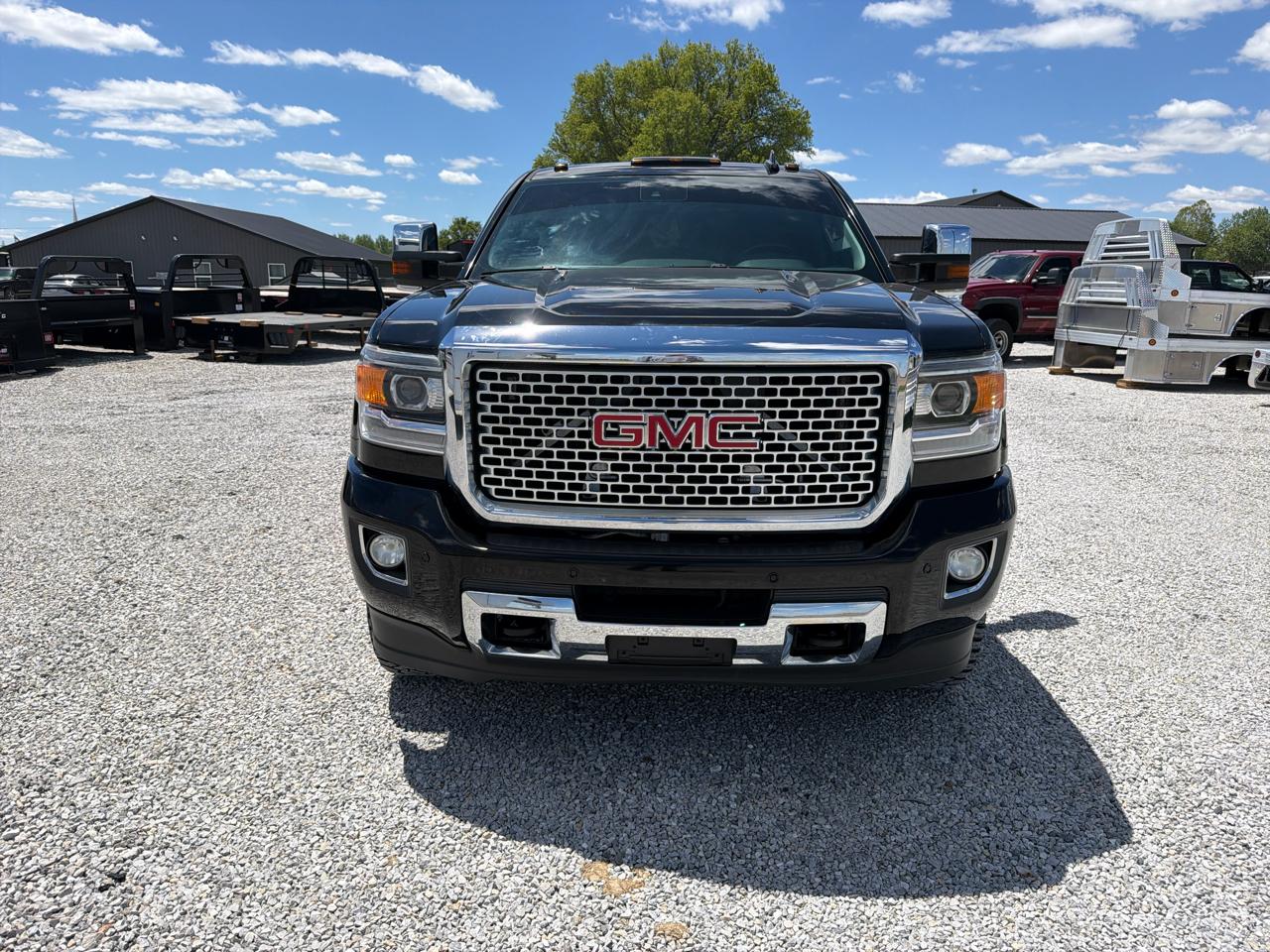 GMC Sierra 3500HD Denali Crew Cab 4WD 2015