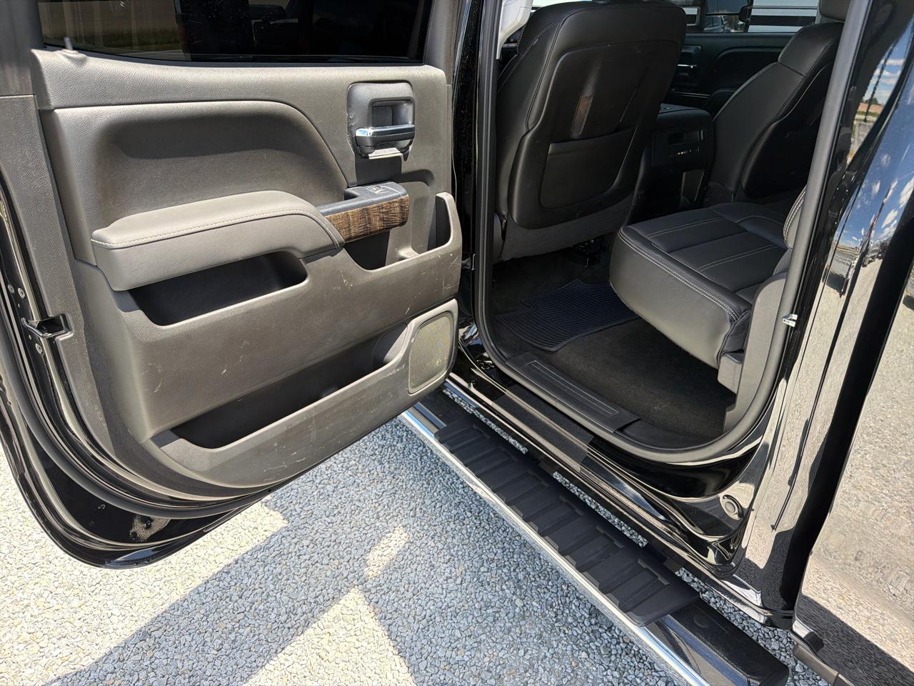 GMC Sierra 3500HD Denali Crew Cab 4WD 2015