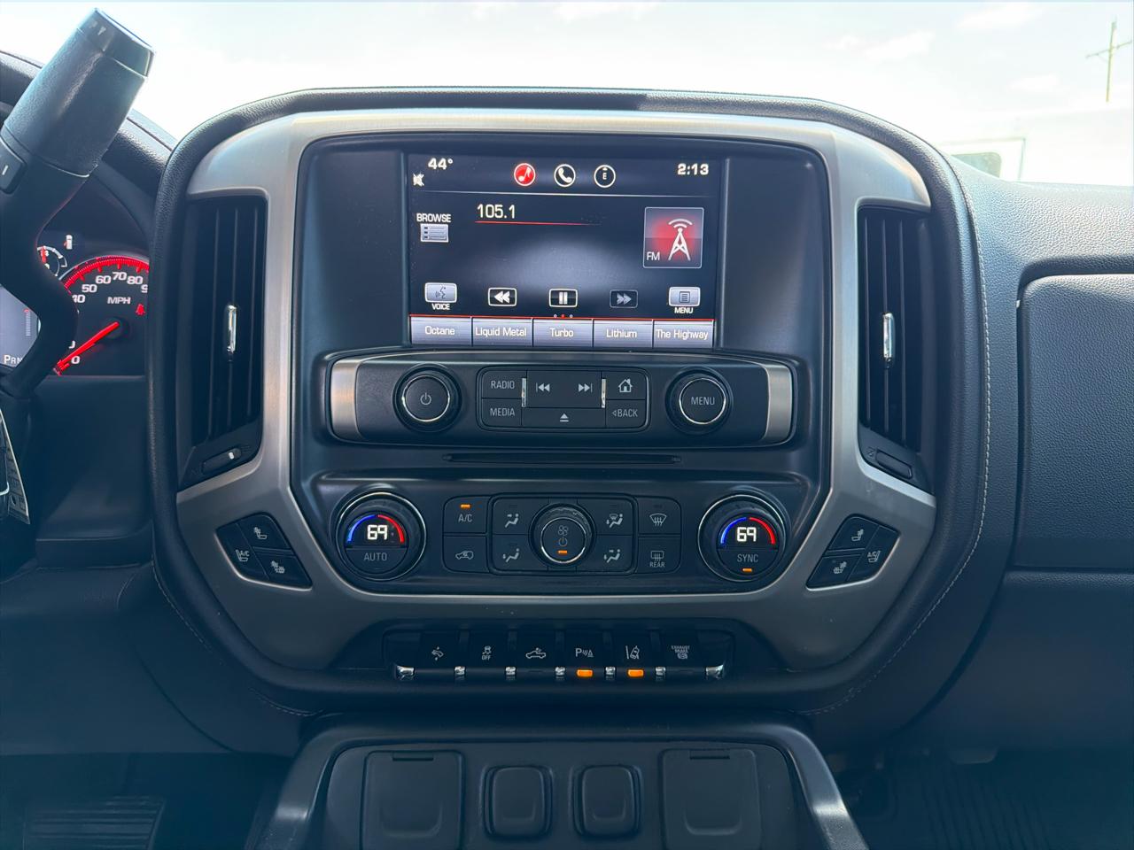 GMC Sierra 3500HD Denali Crew Cab 4WD 2015