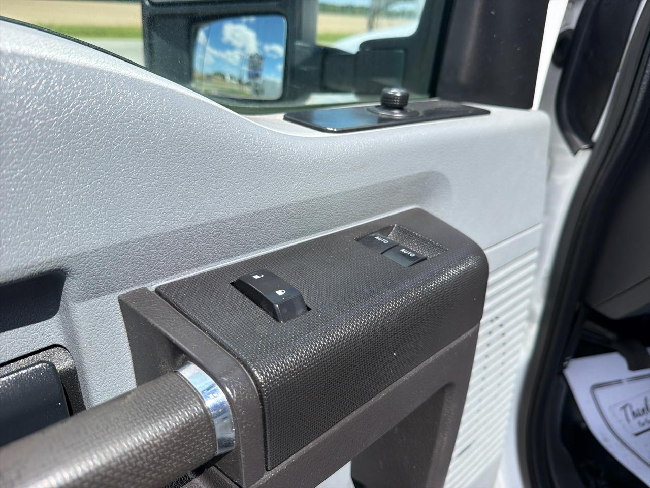 Ford Super Duty F-250 SRW 4WD Reg Cab 137" XL 2016
