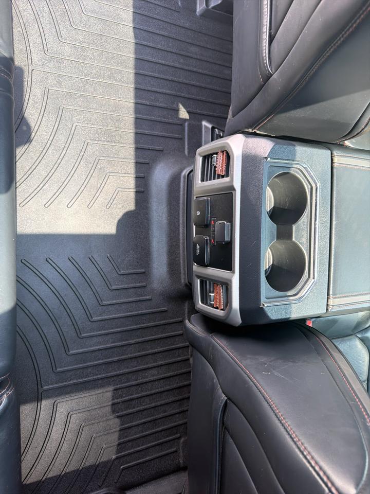 Ford Super Duty F-350 SRW 4WD Crew Cab 156" Platinum 2022