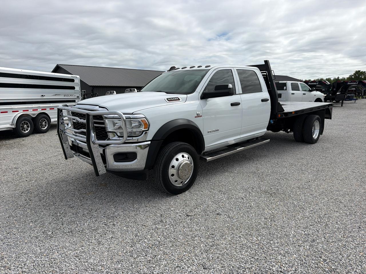 RAM 5500 Chassis Cab Tradesman 4x4 Crew Cab 84" CA 197.4" WB 2021