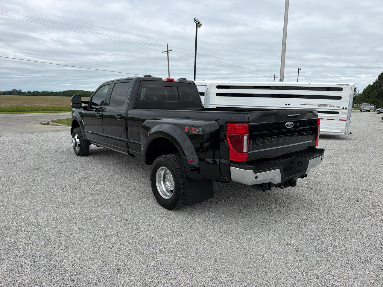 Ford Super Duty F-350 DRW 4WD Crew Cab 172" Lariat 2022