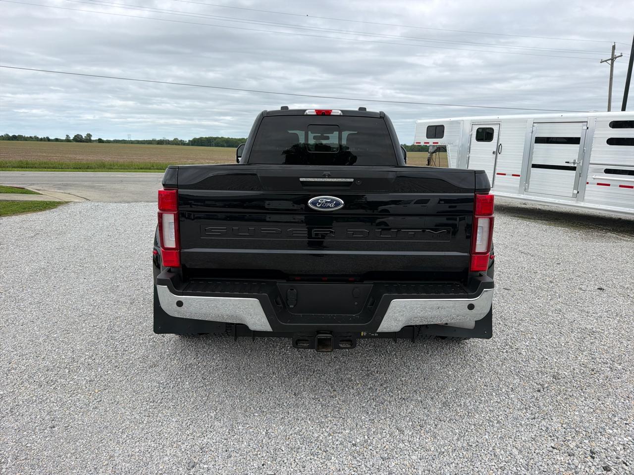 Ford Super Duty F-350 DRW 4WD Crew Cab 172" Lariat 2022