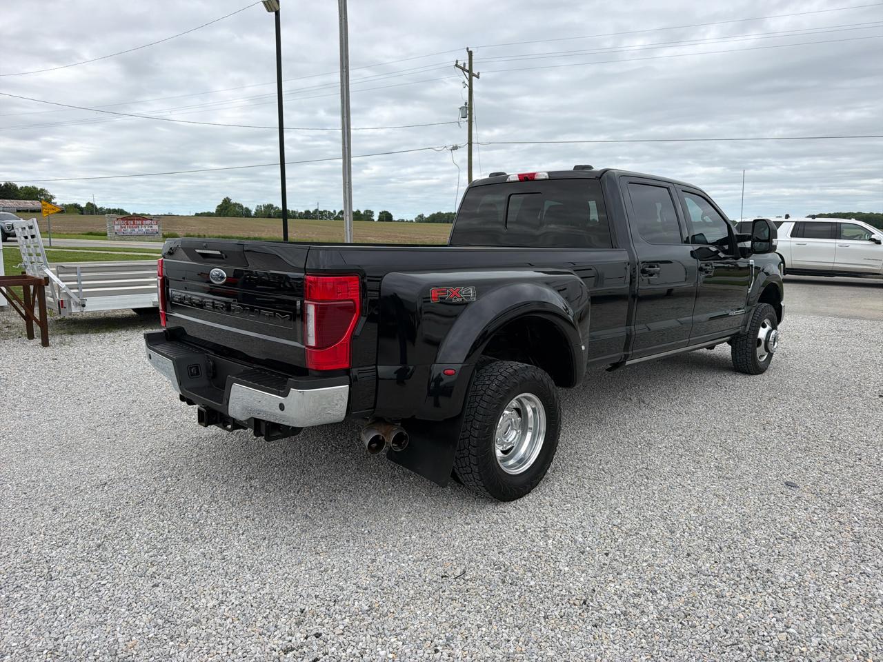 Ford Super Duty F-350 DRW 4WD Crew Cab 172" Lariat 2022