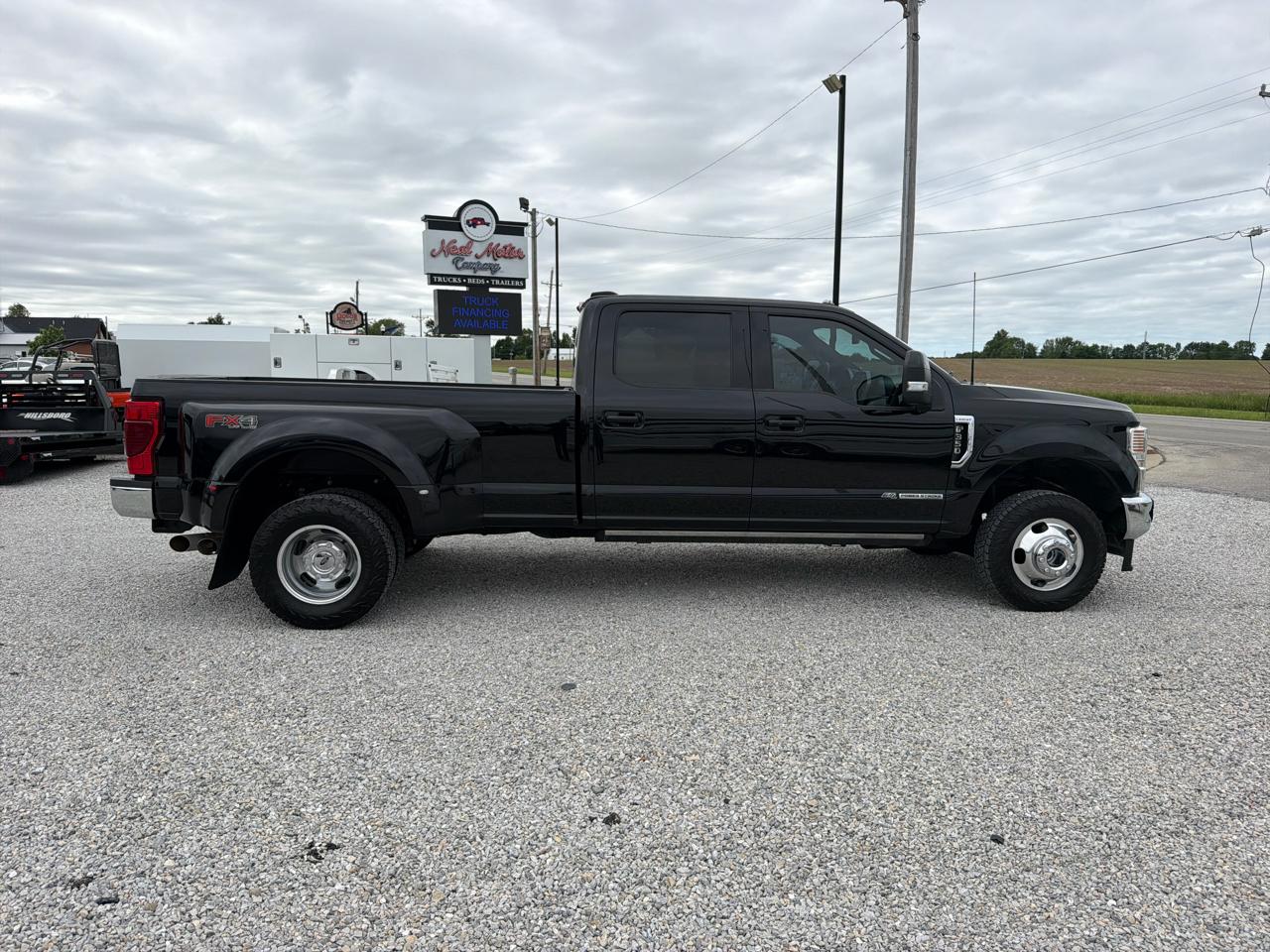Ford Super Duty F-350 DRW 4WD Crew Cab 172" Lariat 2022