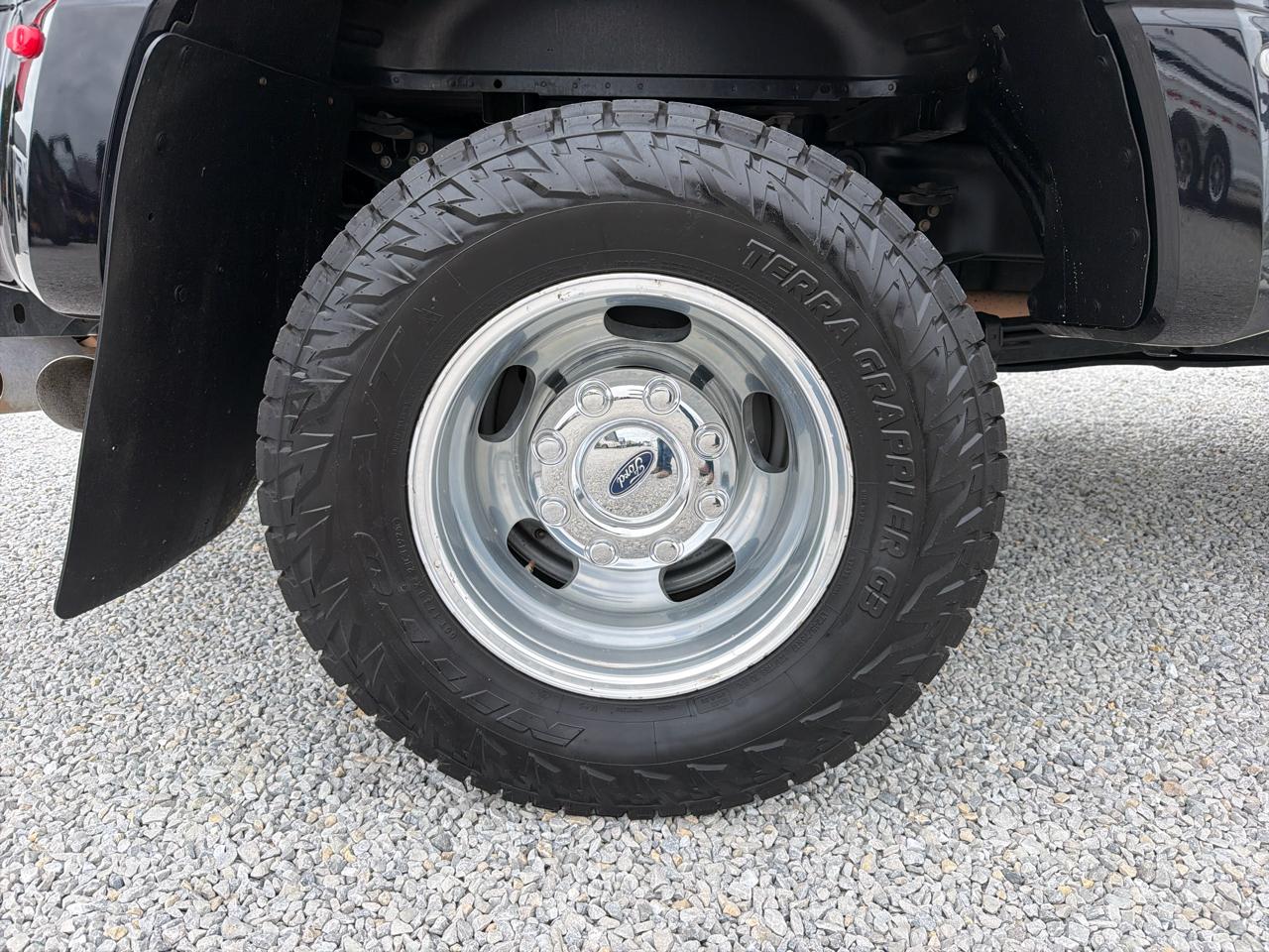 Ford Super Duty F-350 DRW 4WD Crew Cab 172" Lariat 2022