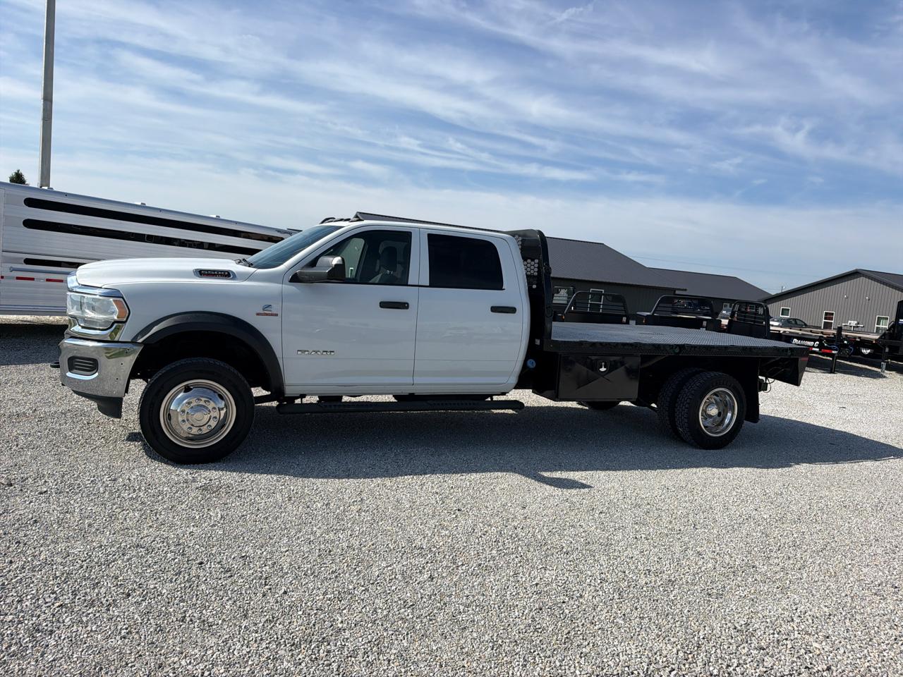 RAM 5500 Chassis Cab Tradesman 4x4 Crew Cab 84" CA 197.4" WB 2022
