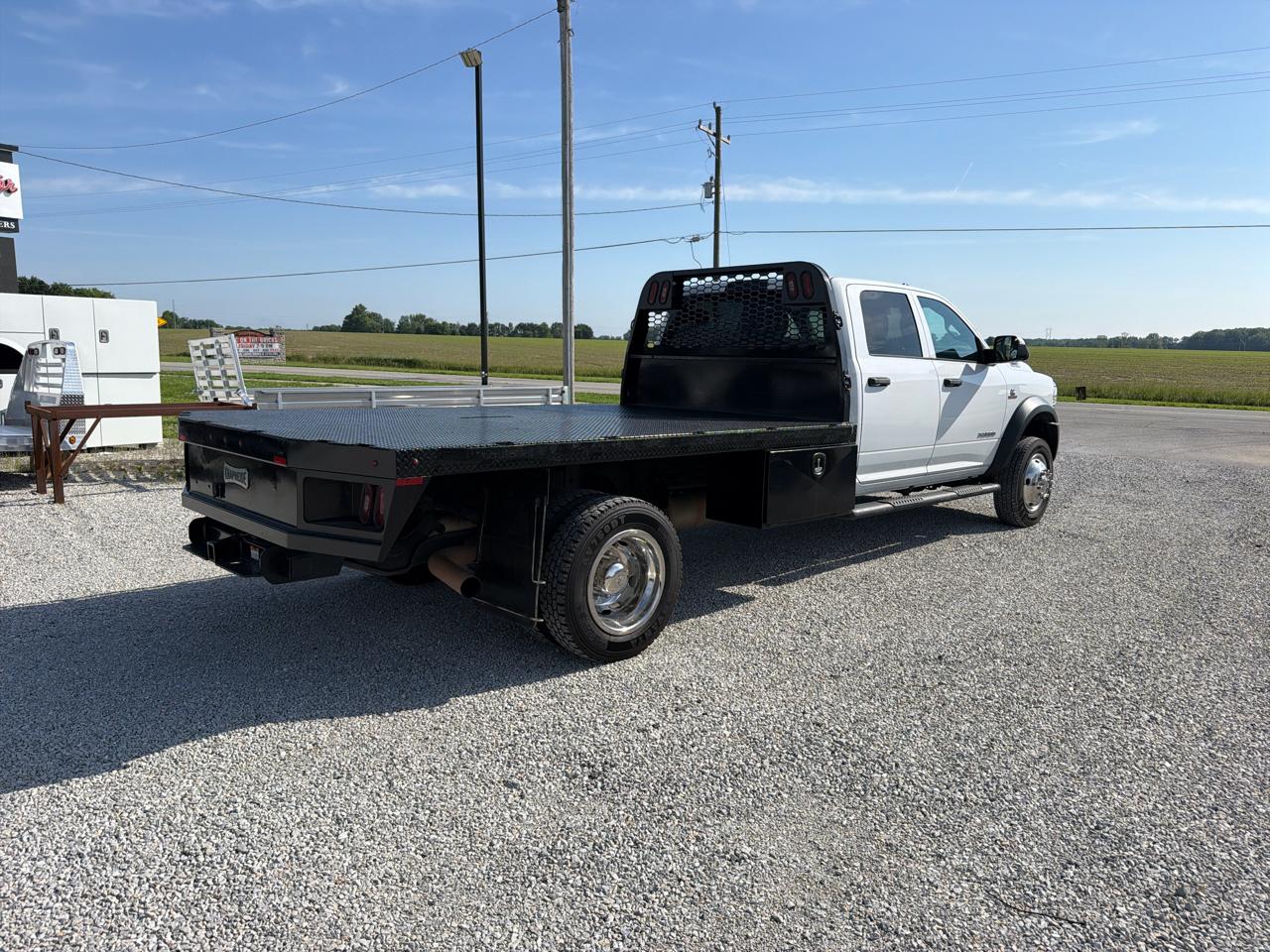 RAM 5500 Chassis Cab Tradesman 4x4 Crew Cab 84" CA 197.4" WB 2022