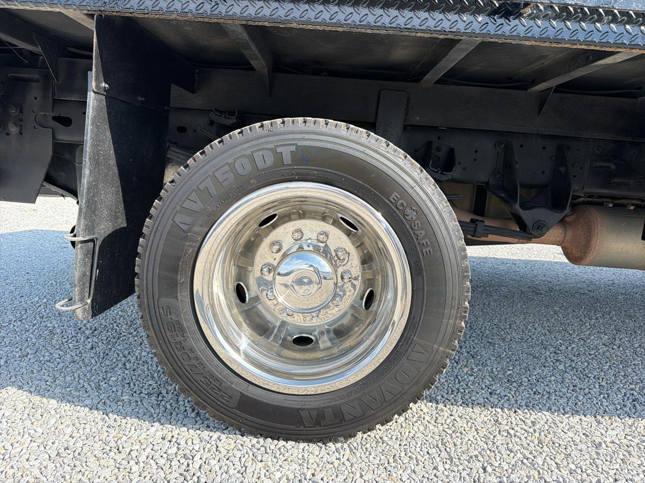 RAM 5500 Chassis Cab Tradesman 4x4 Crew Cab 84" CA 197.4" WB 2022