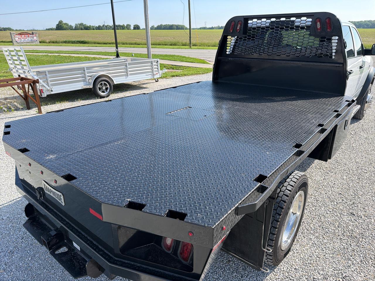 RAM 5500 Chassis Cab Tradesman 4x4 Crew Cab 84" CA 197.4" WB 2022