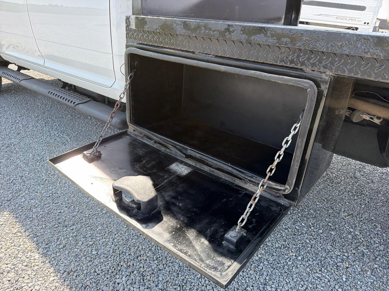 RAM 5500 Chassis Cab Tradesman 4x4 Crew Cab 84" CA 197.4" WB 2022