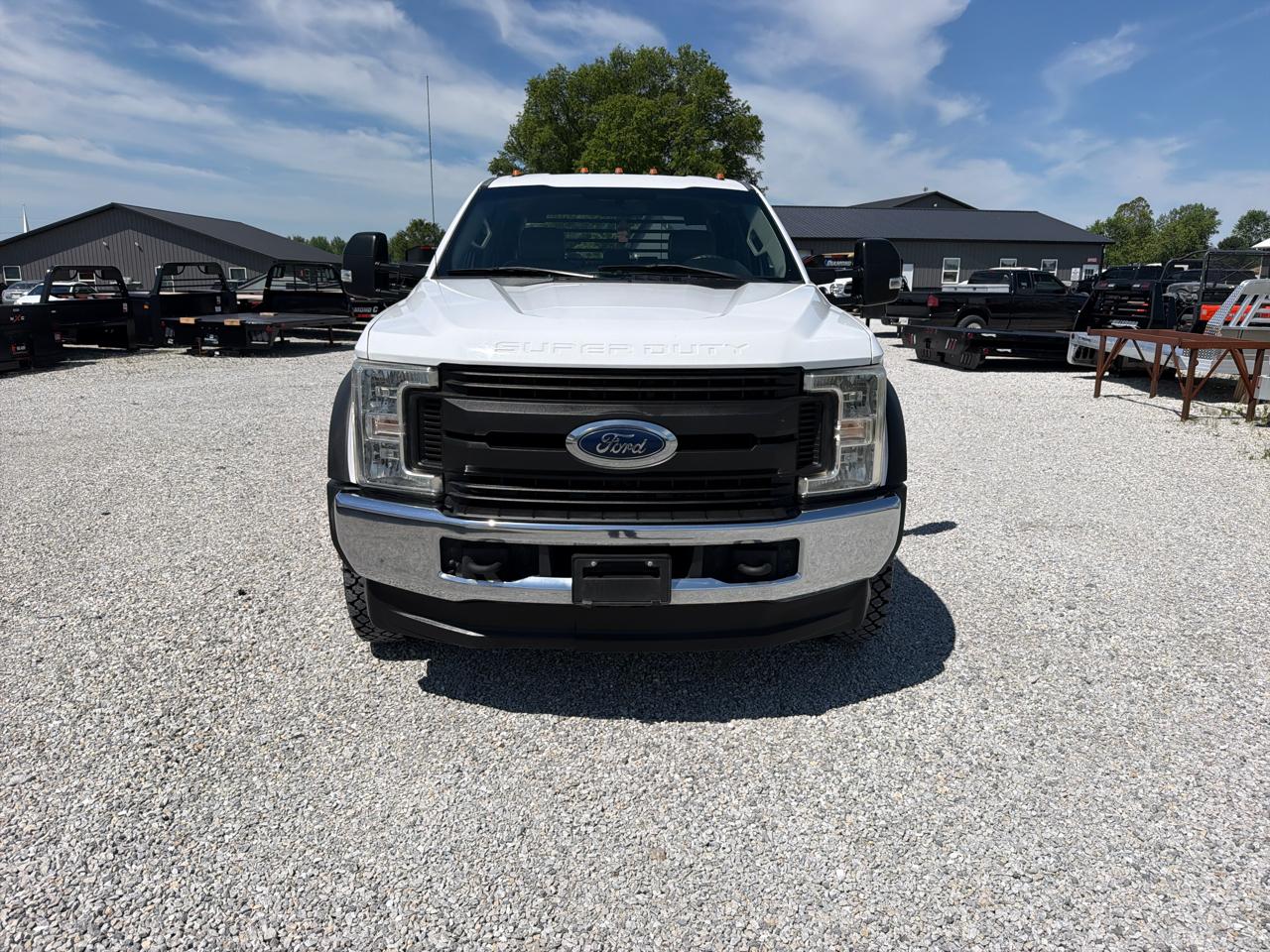 Ford Super Duty F-450 DRW 4WD Crew Cab 200" WB 84" CA XL 2019