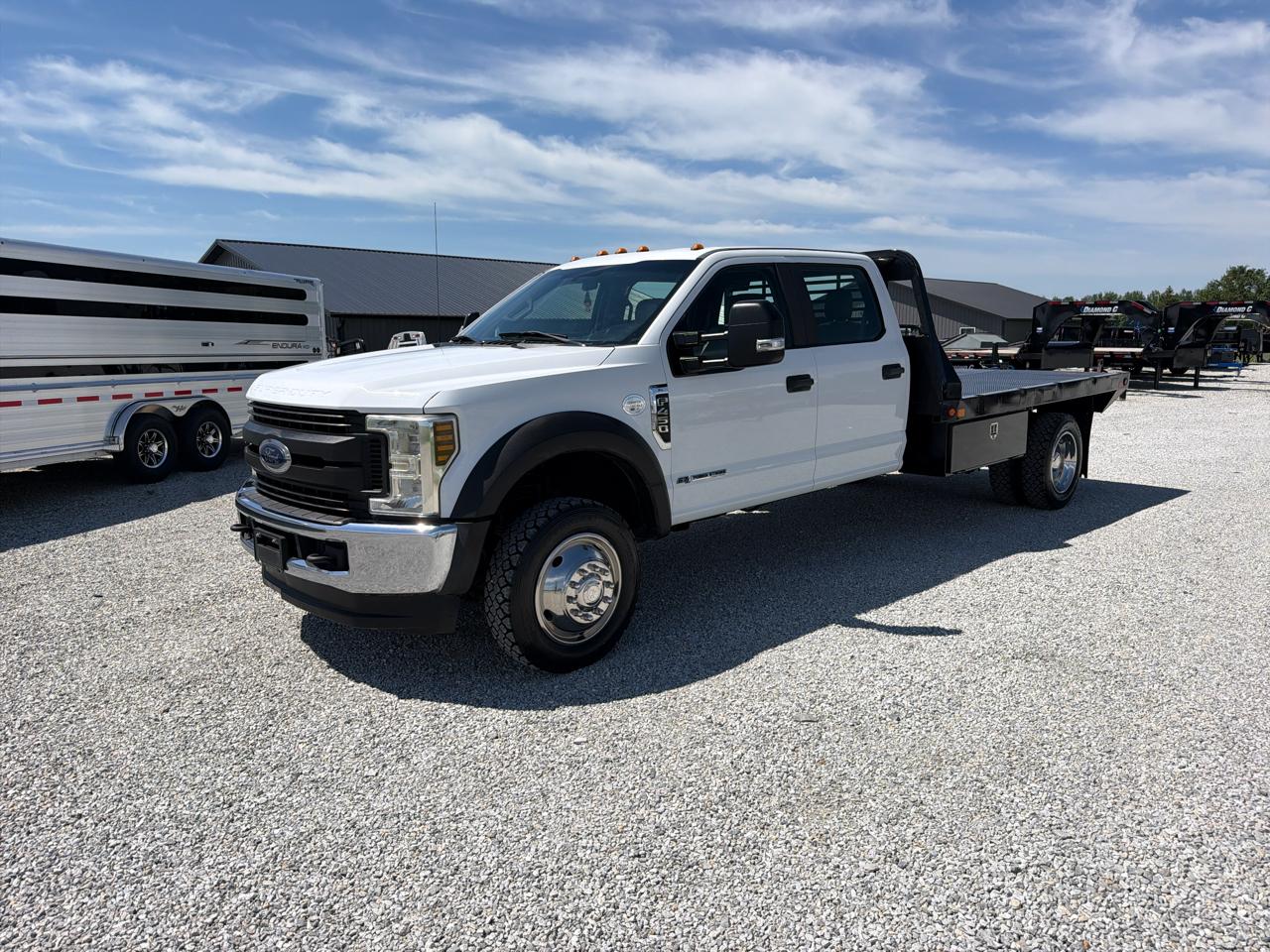 Ford Super Duty F-450 DRW 4WD Crew Cab 200" WB 84" CA XL 2019