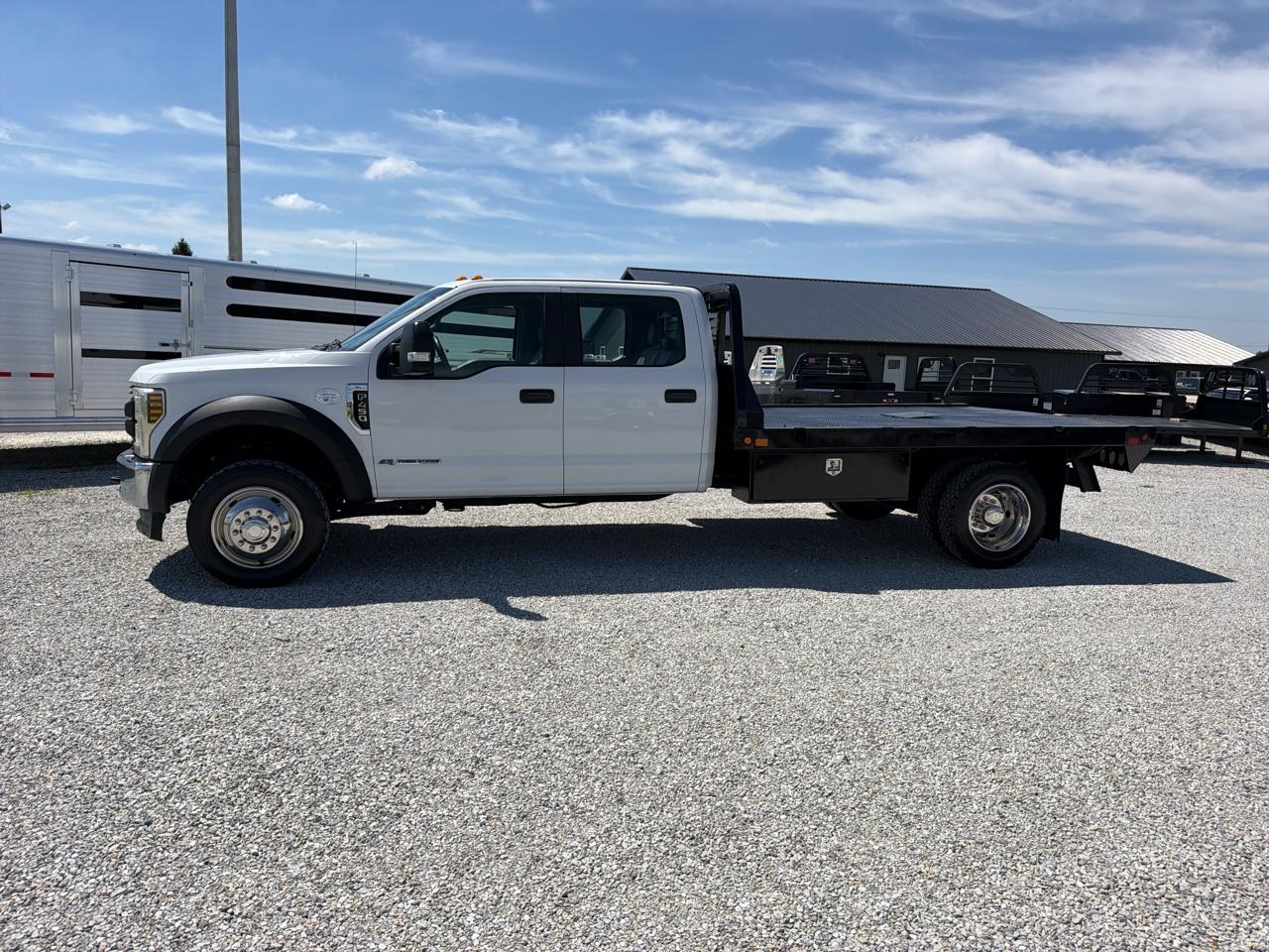 Ford Super Duty F-450 DRW 4WD Crew Cab 200" WB 84" CA XL 2019