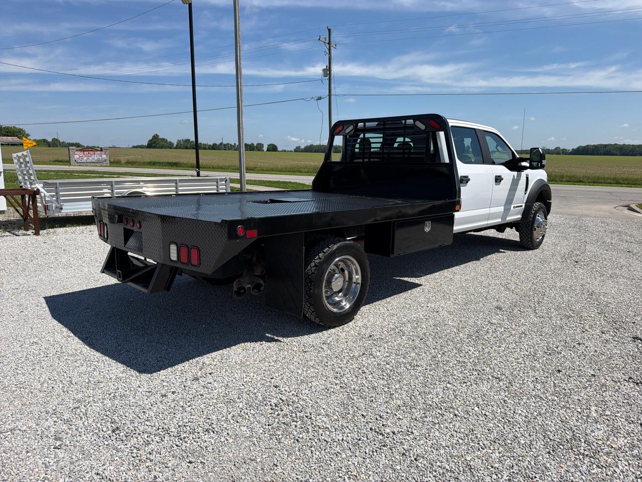 Ford Super Duty F-450 DRW 4WD Crew Cab 200" WB 84" CA XL 2019