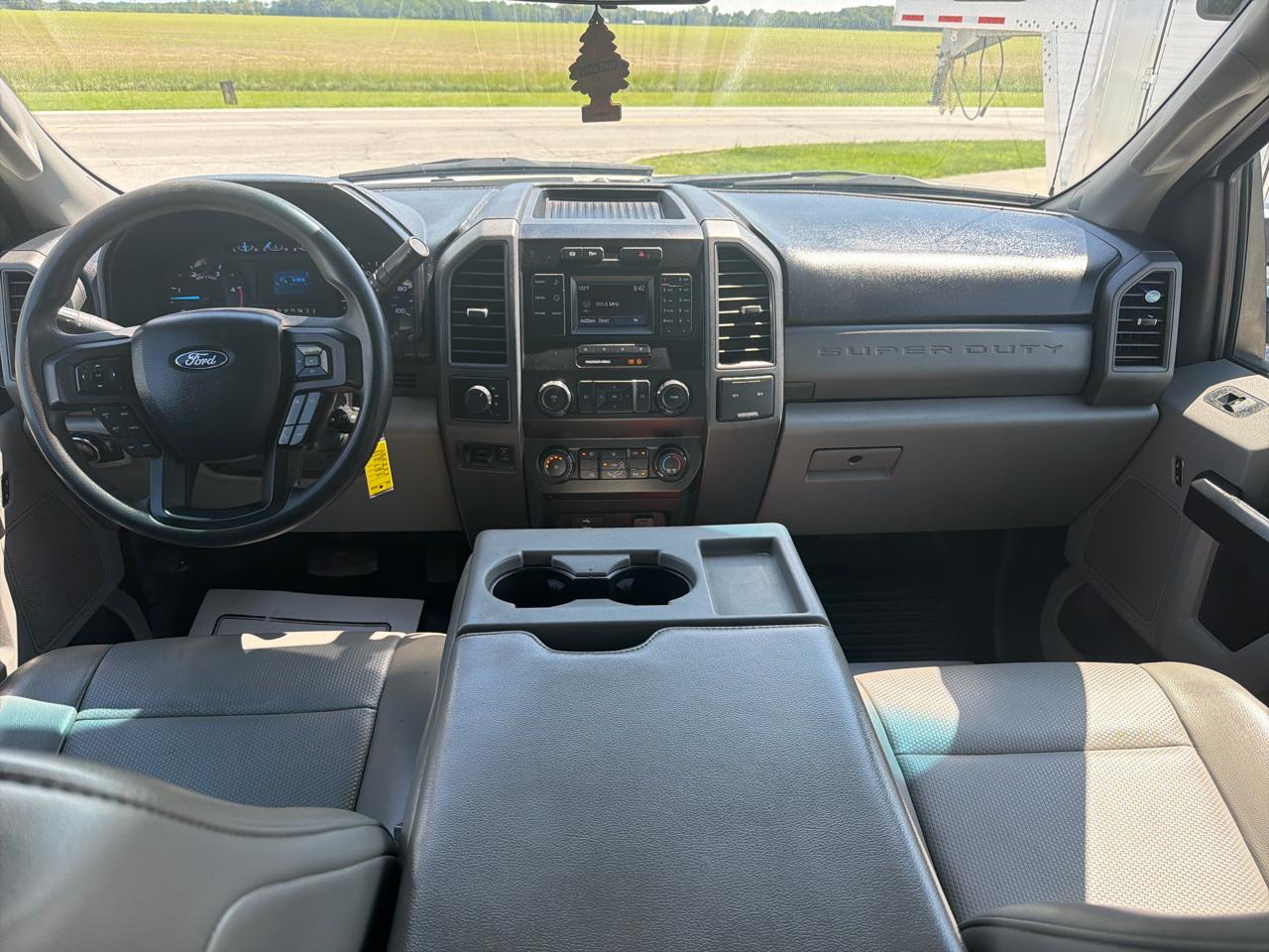 Ford Super Duty F-450 DRW 4WD Crew Cab 200" WB 84" CA XL 2019