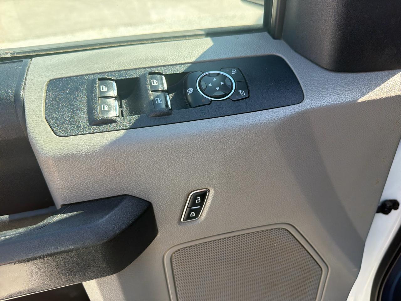 Ford Super Duty F-450 DRW 4WD Crew Cab 200" WB 84" CA XL 2019