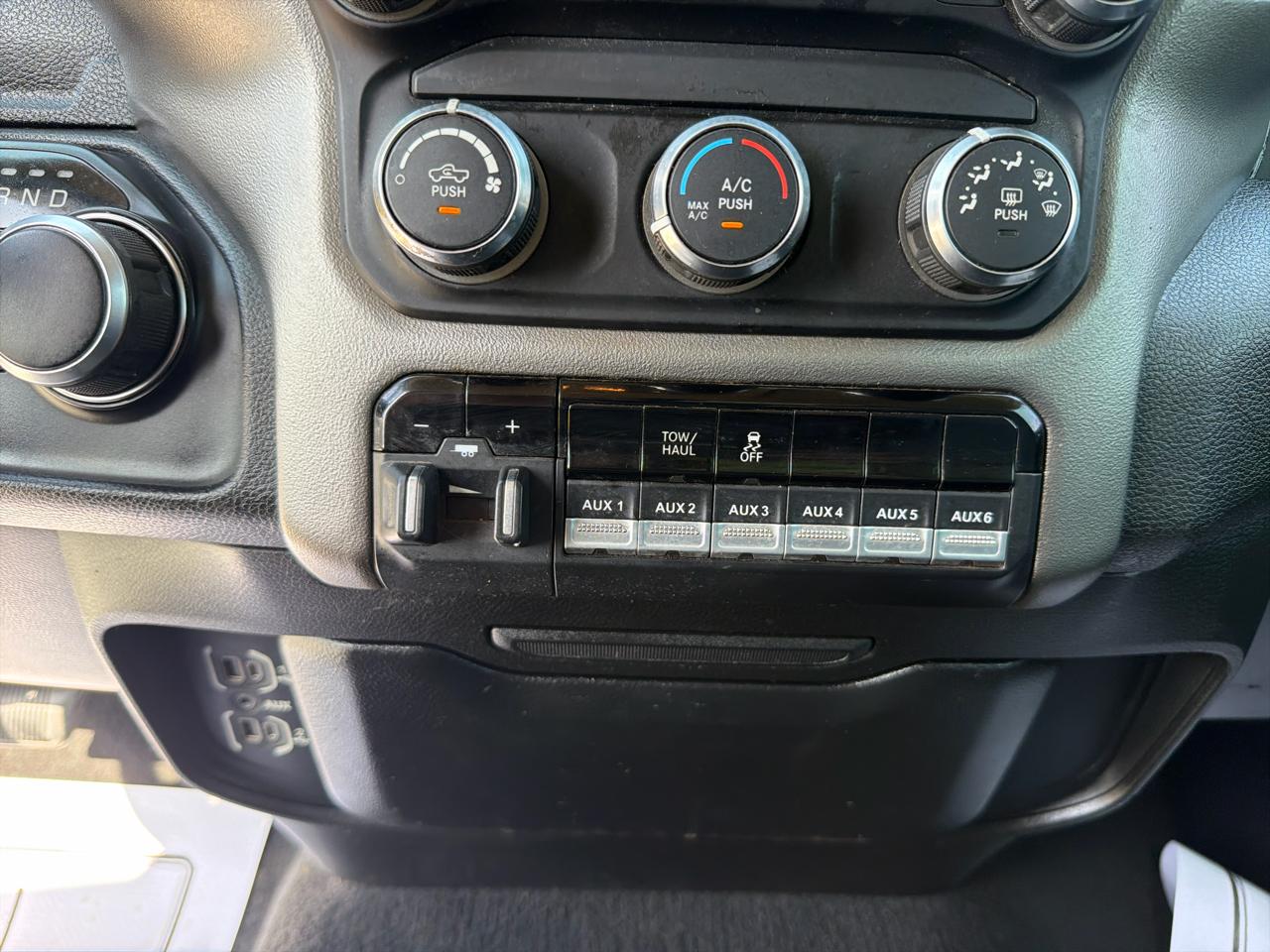 RAM 3500 Chassis Cab SLT 4WD Reg Cab 60" CA 143.5" WB 2019