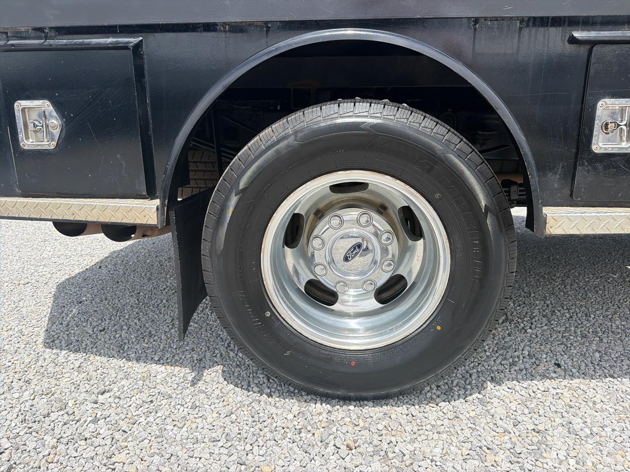 Ford Super Duty F-350 DRW XLT 4WD Crew Cab 8' Box 2020