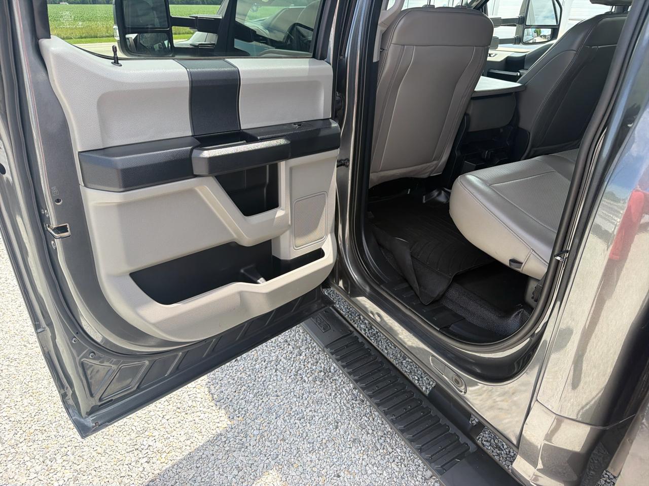 Ford Super Duty F-350 DRW XLT 4WD Crew Cab 8' Box 2020