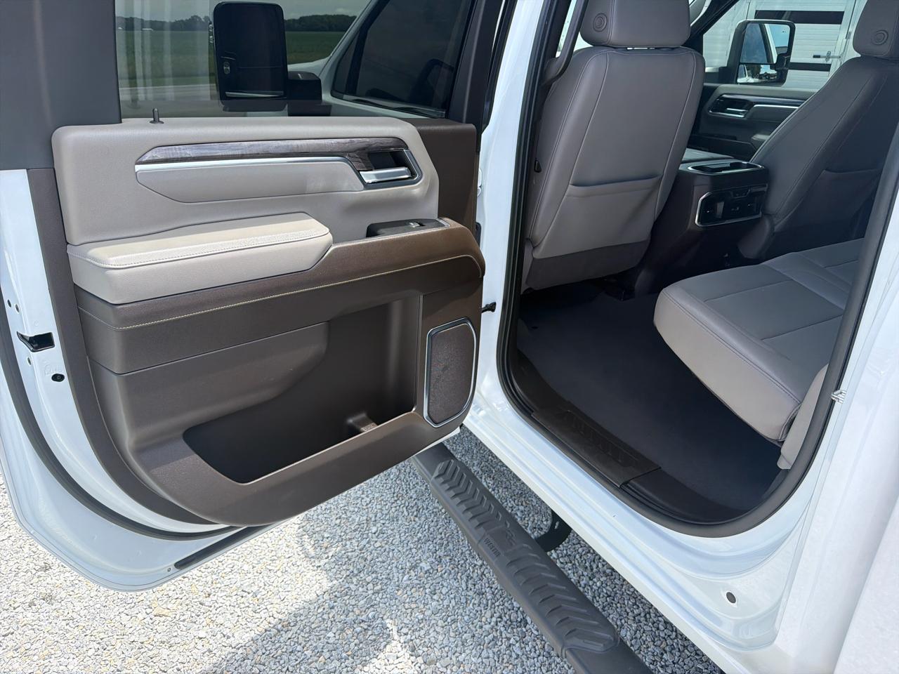 Chevrolet Silverado 3500HD 4WD Crew Cab 172" LTZ 2024