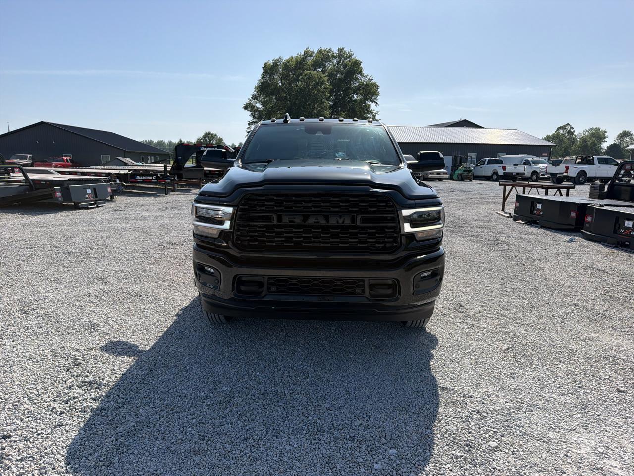RAM 3500 Big Horn 4x4 Crew Cab 8' Box 2022
