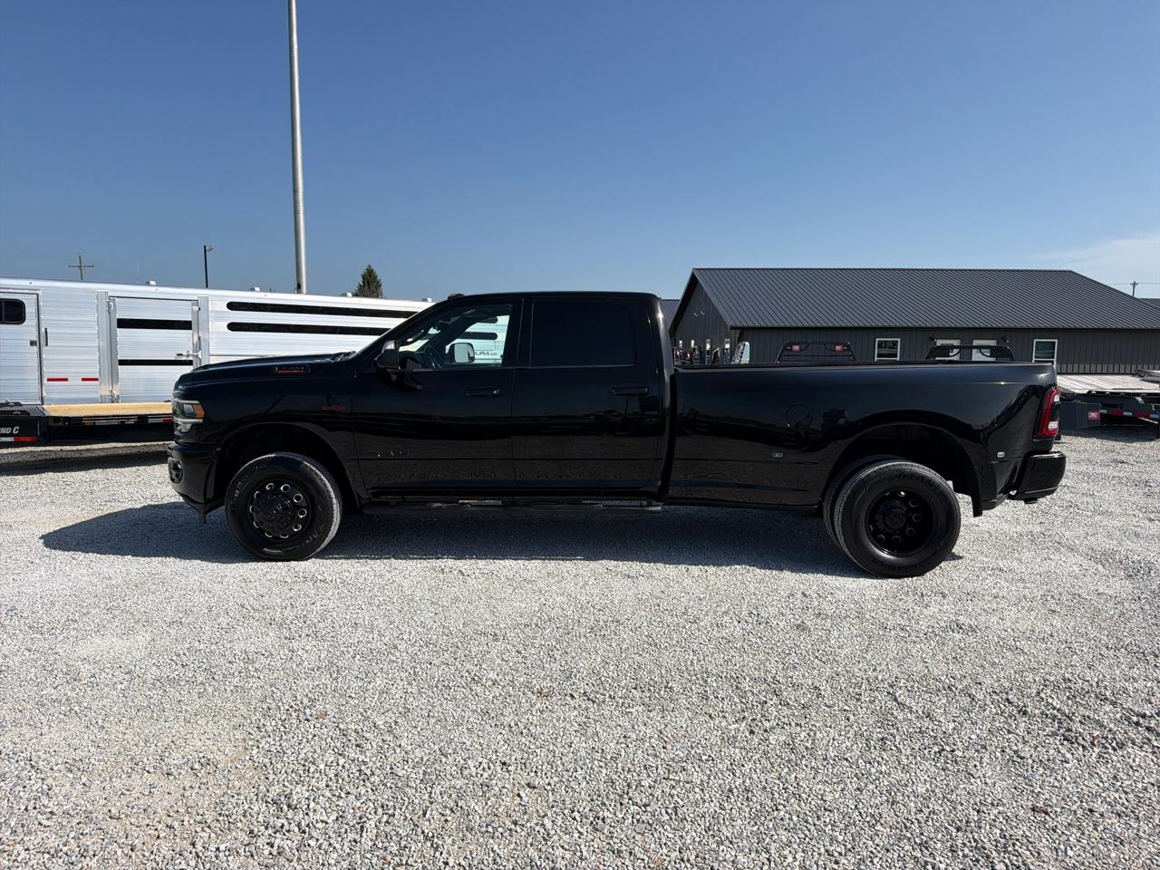RAM 3500 Big Horn 4x4 Crew Cab 8' Box 2022