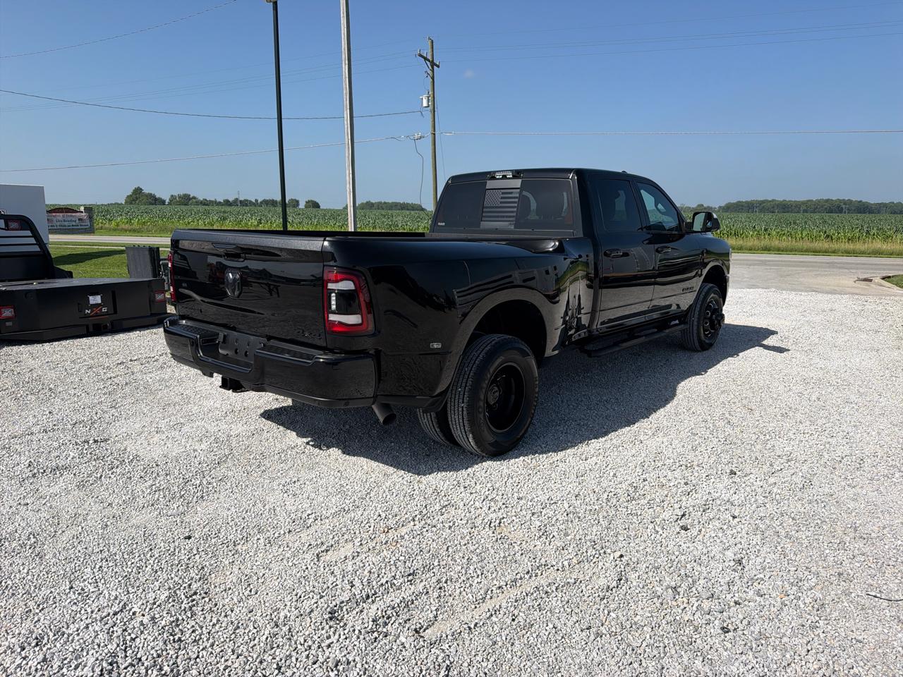 RAM 3500 Big Horn 4x4 Crew Cab 8' Box 2022