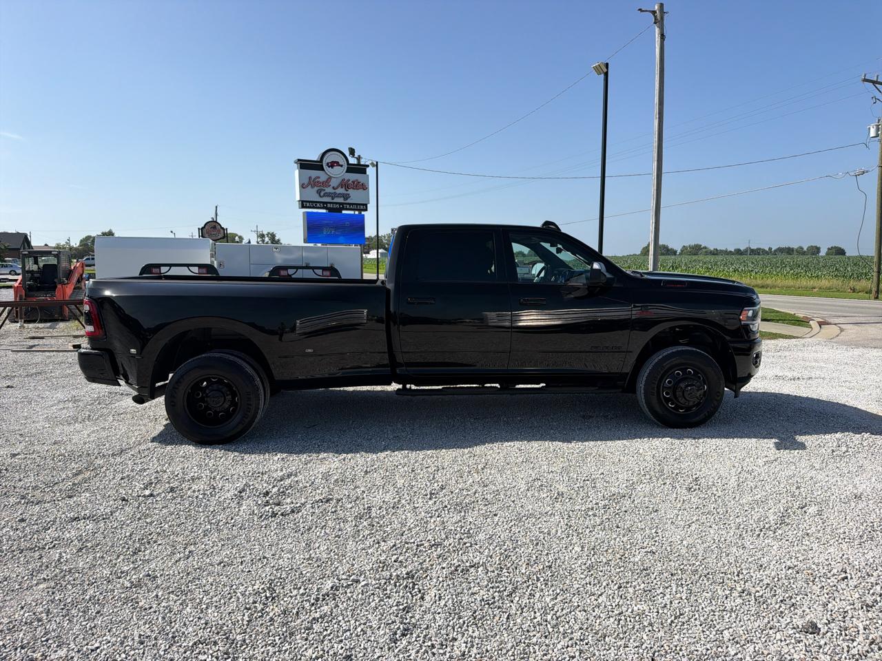 RAM 3500 Big Horn 4x4 Crew Cab 8' Box 2022