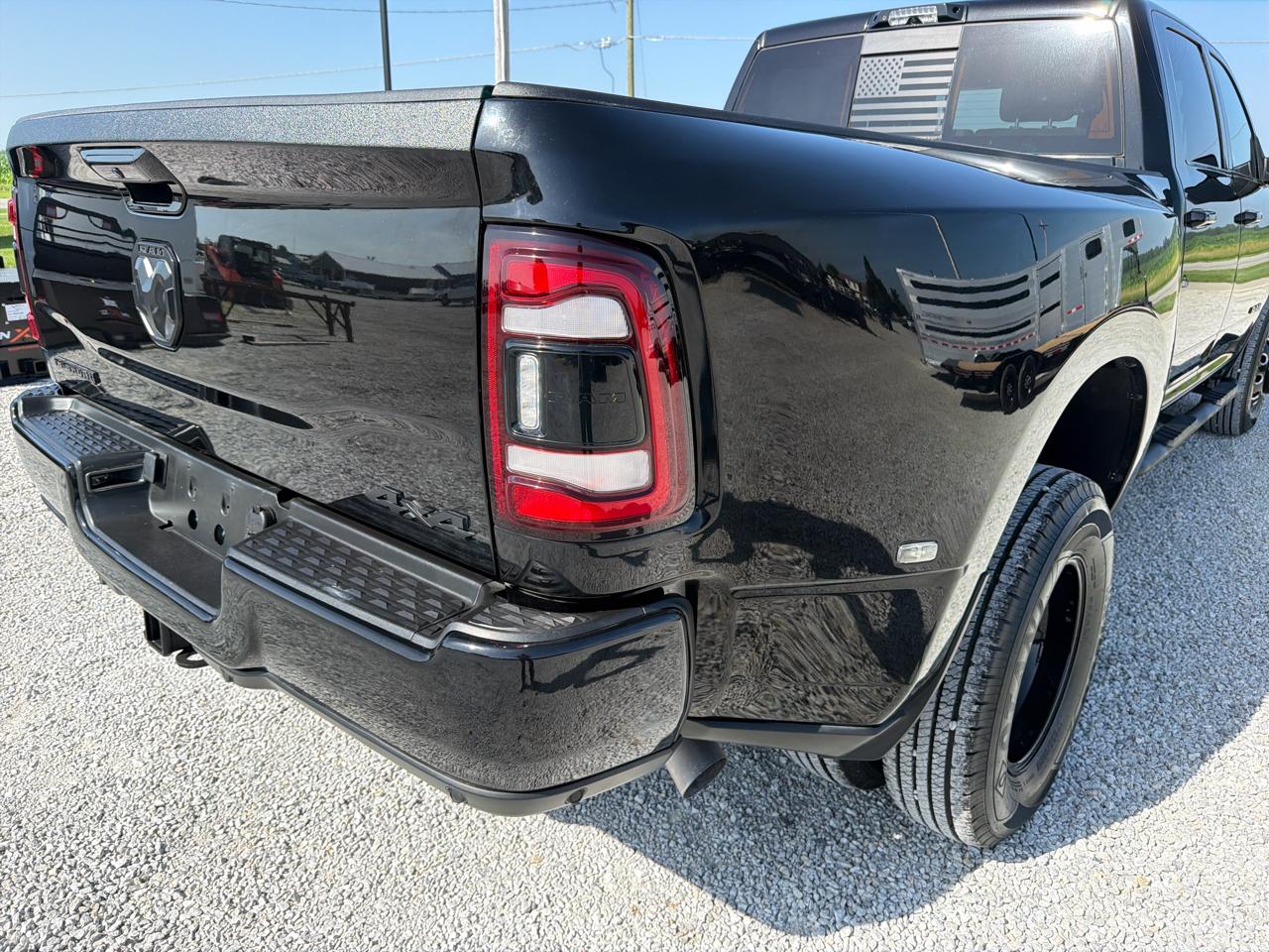 RAM 3500 Big Horn 4x4 Crew Cab 8' Box 2022