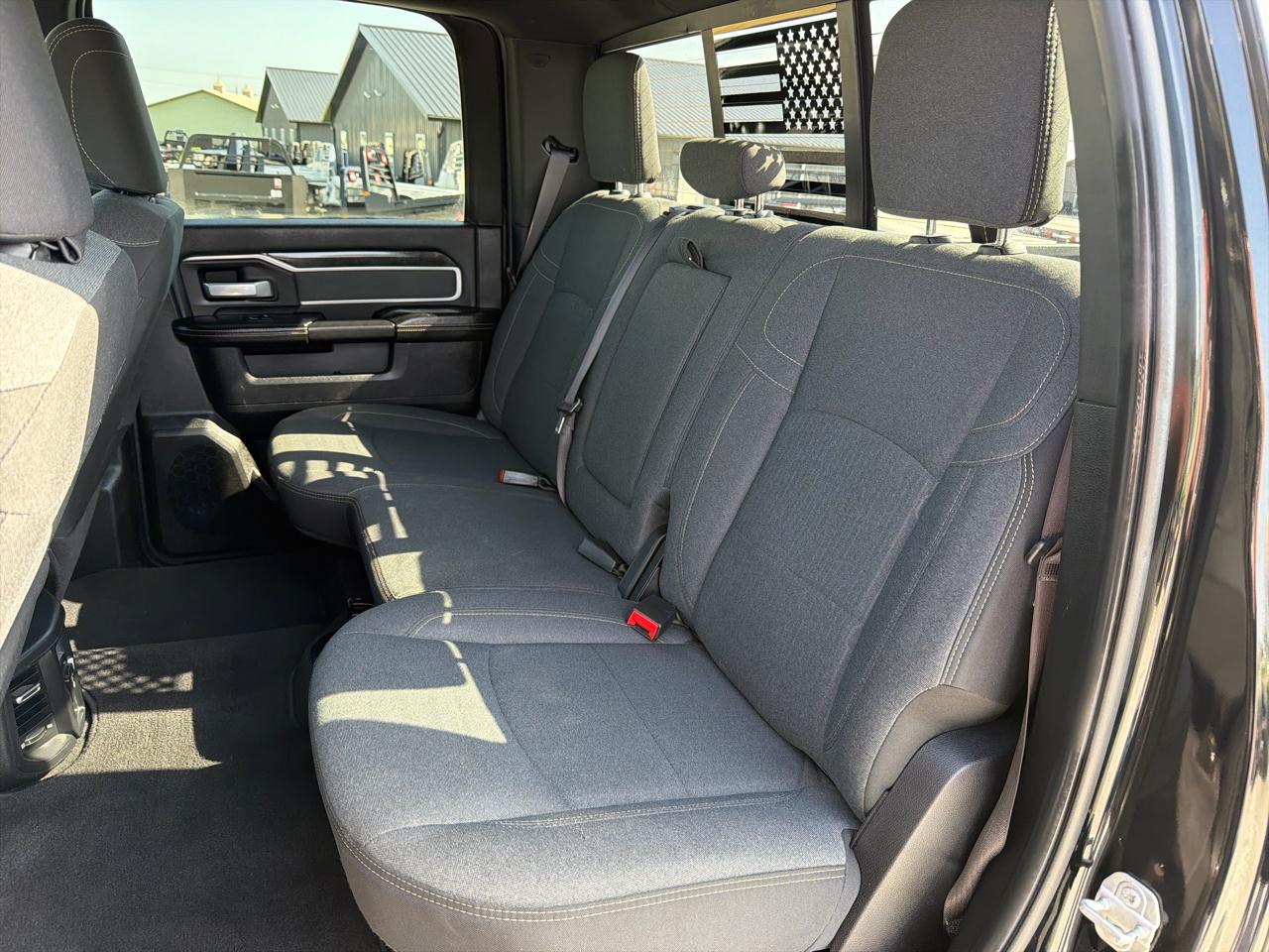 RAM 3500 Big Horn 4x4 Crew Cab 8' Box 2022