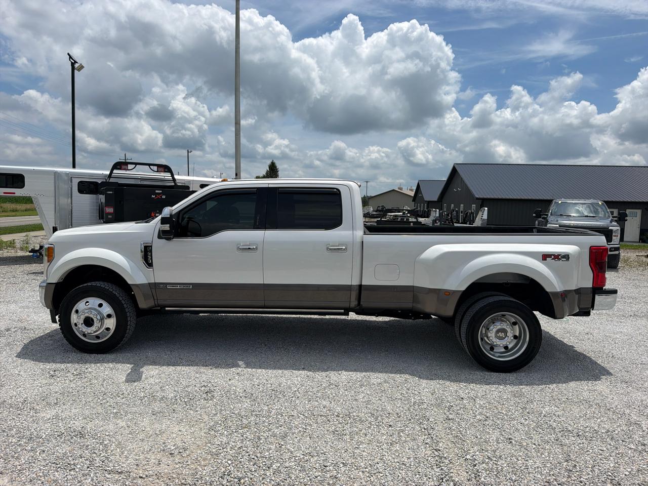 Ford Super Duty F-450 DRW King Ranch 4WD Crew Cab 8' Box 2019