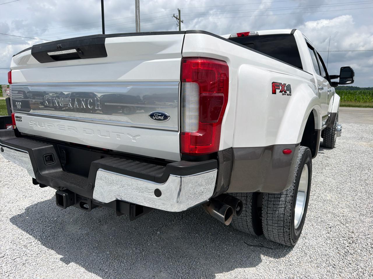 Ford Super Duty F-450 DRW King Ranch 4WD Crew Cab 8' Box 2019