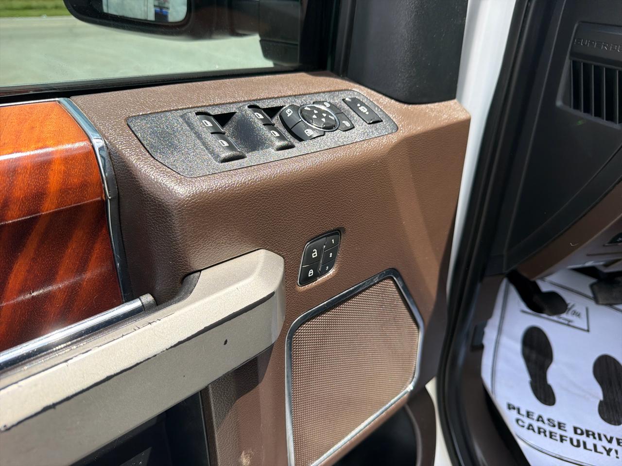Ford Super Duty F-450 DRW King Ranch 4WD Crew Cab 8' Box 2019